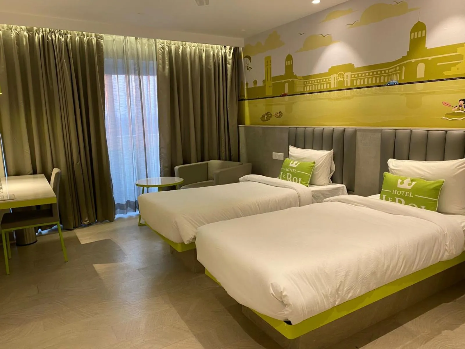 Bedroom, Bed in Le Roi Dehradun at Dehradun Railway Station