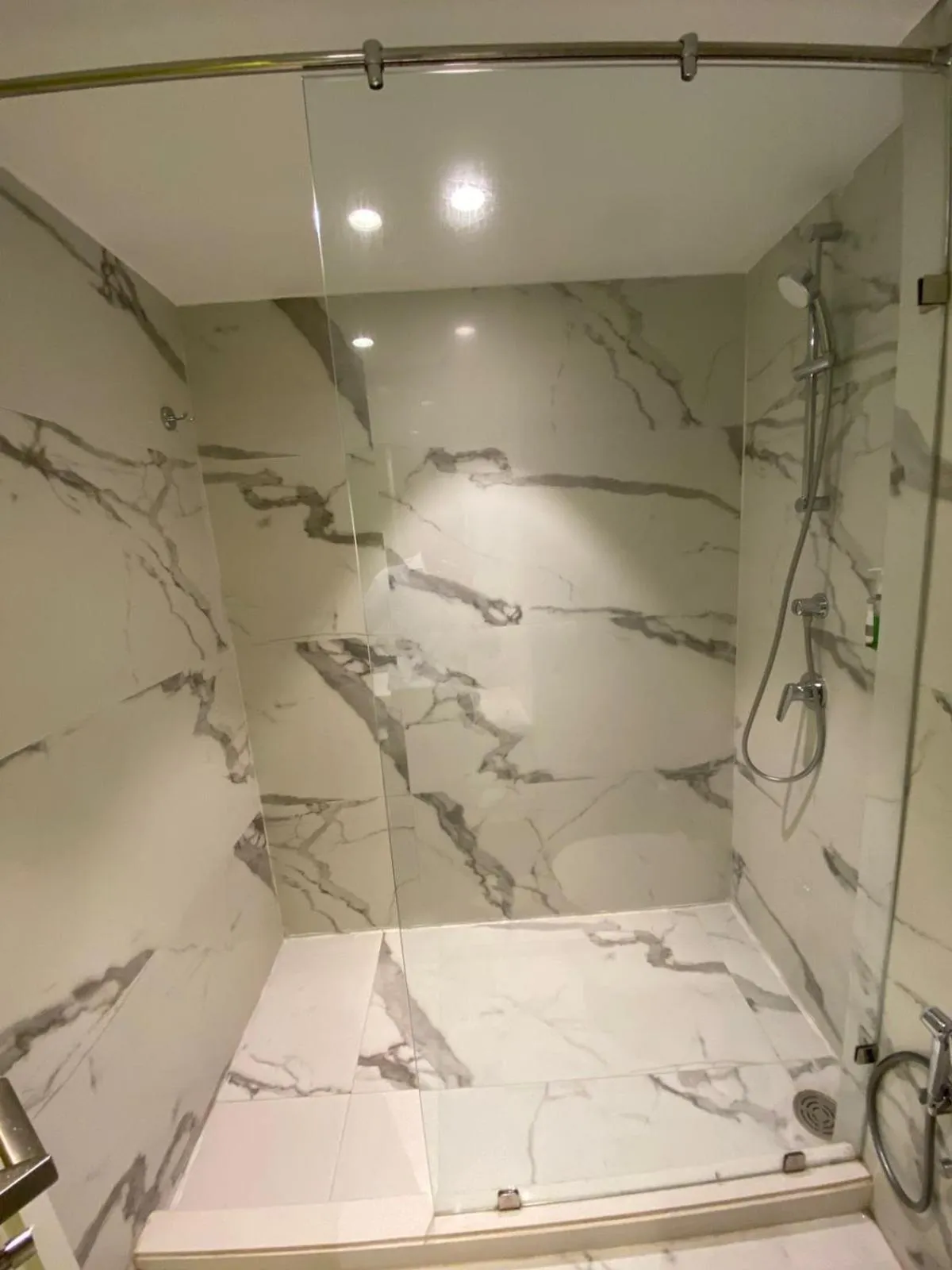 Shower in Le Roi Dehradun at Dehradun Railway Station