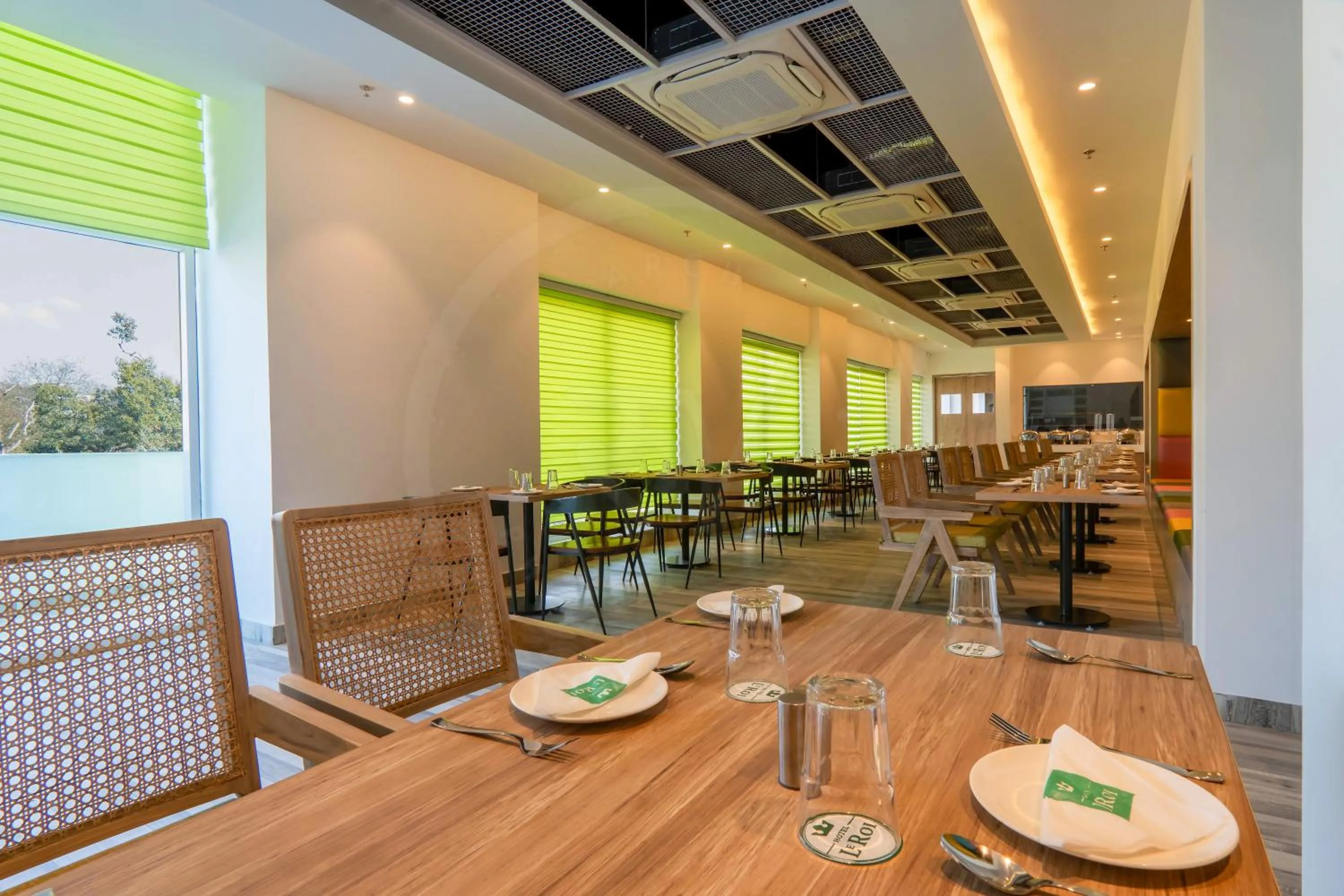 Restaurant/places to eat in Le Roi Dehradun at Dehradun Railway Station