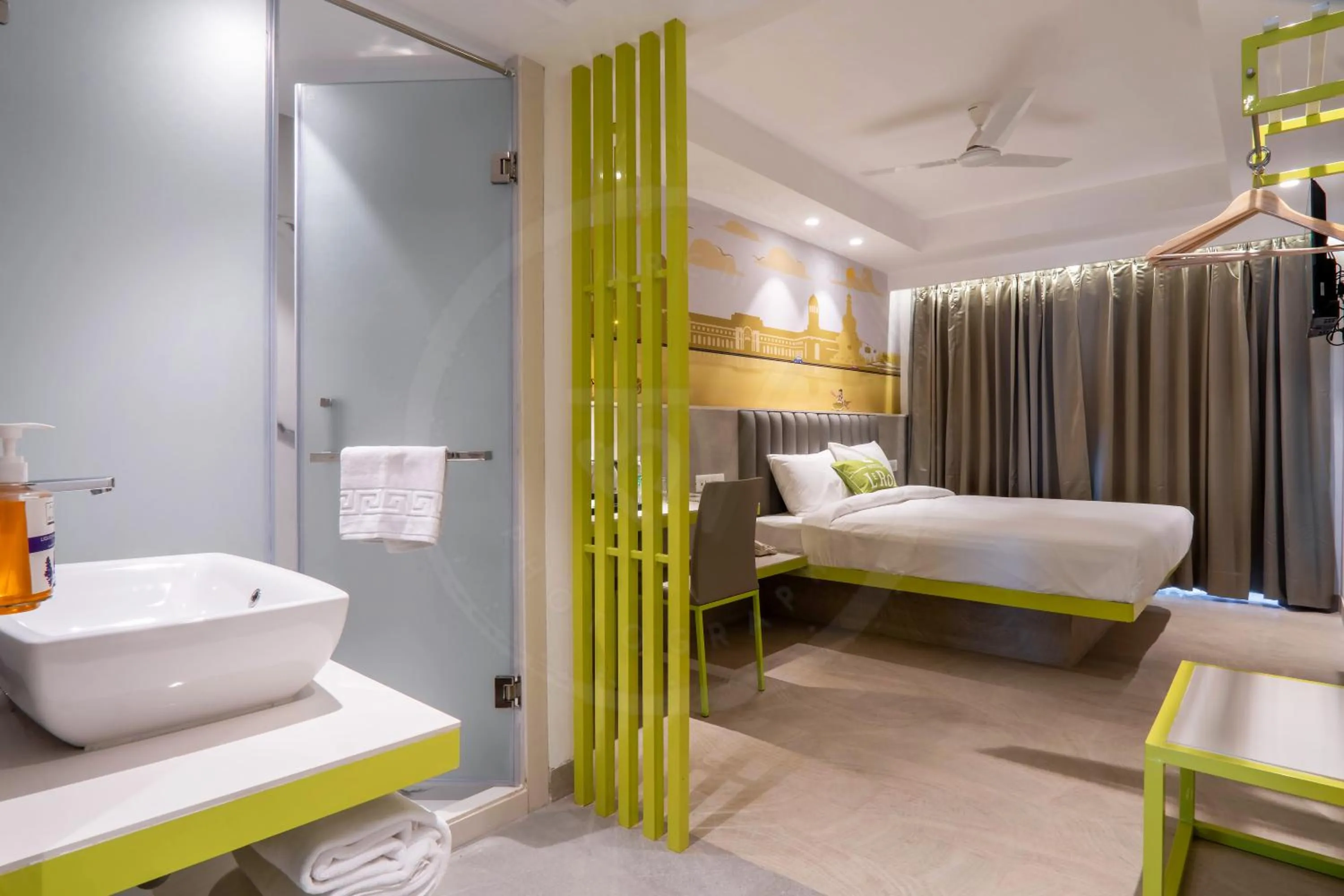 Bedroom, Bed in Le Roi Dehradun at Dehradun Railway Station