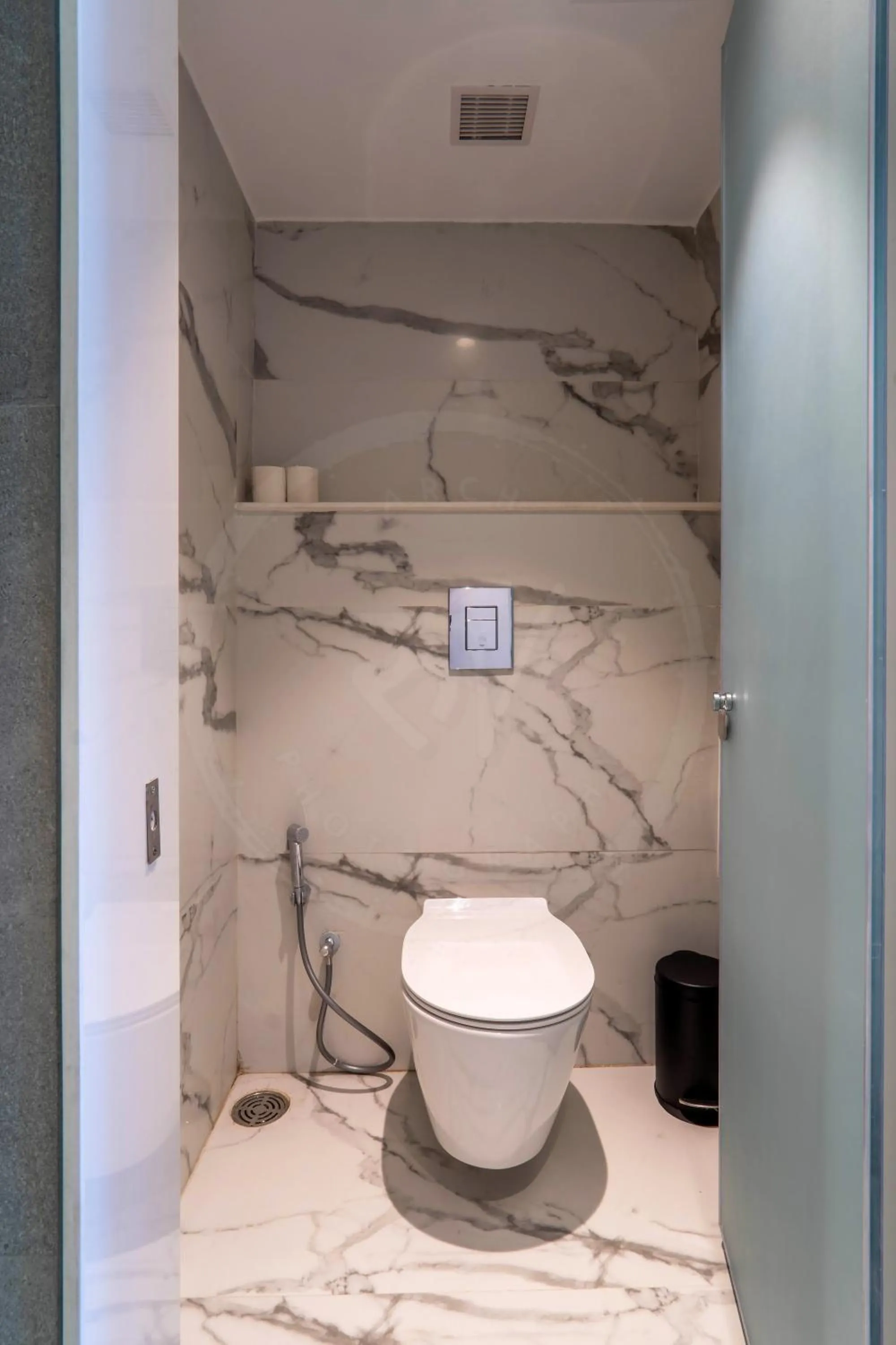 Toilet in Le Roi Dehradun at Dehradun Railway Station