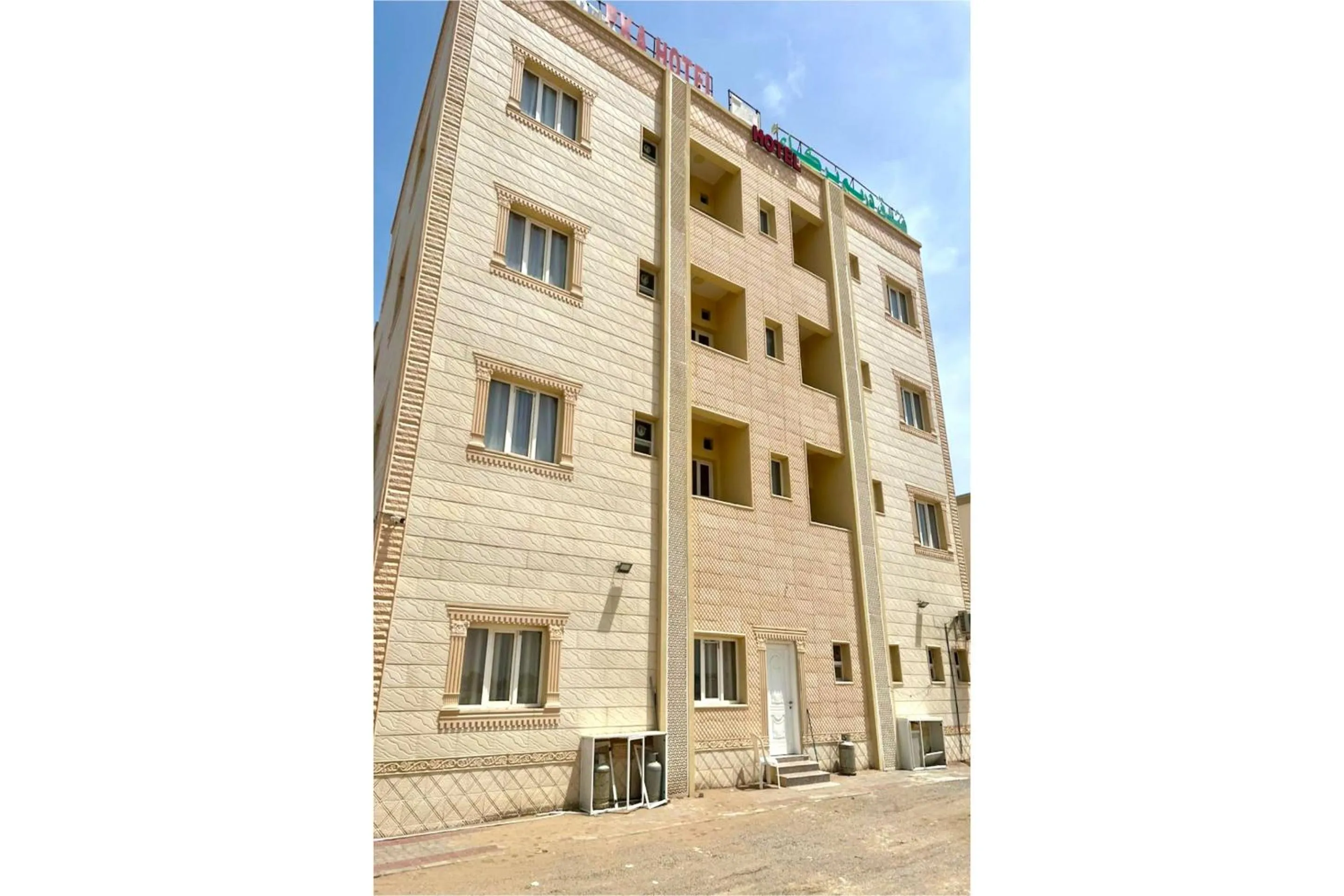 Property building in OYO 157 Dream Barka Hotel