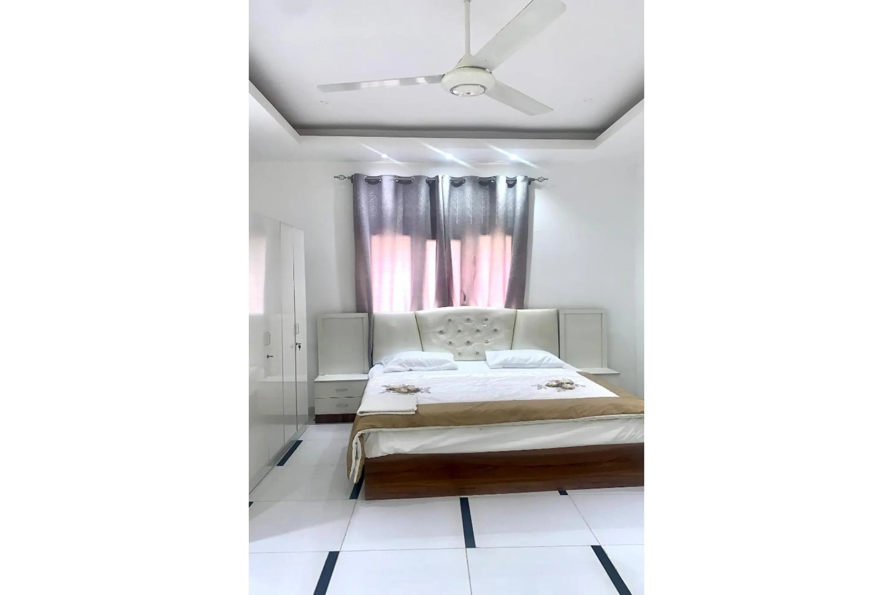 Bedroom, Bed in OYO 157 Dream Barka Hotel