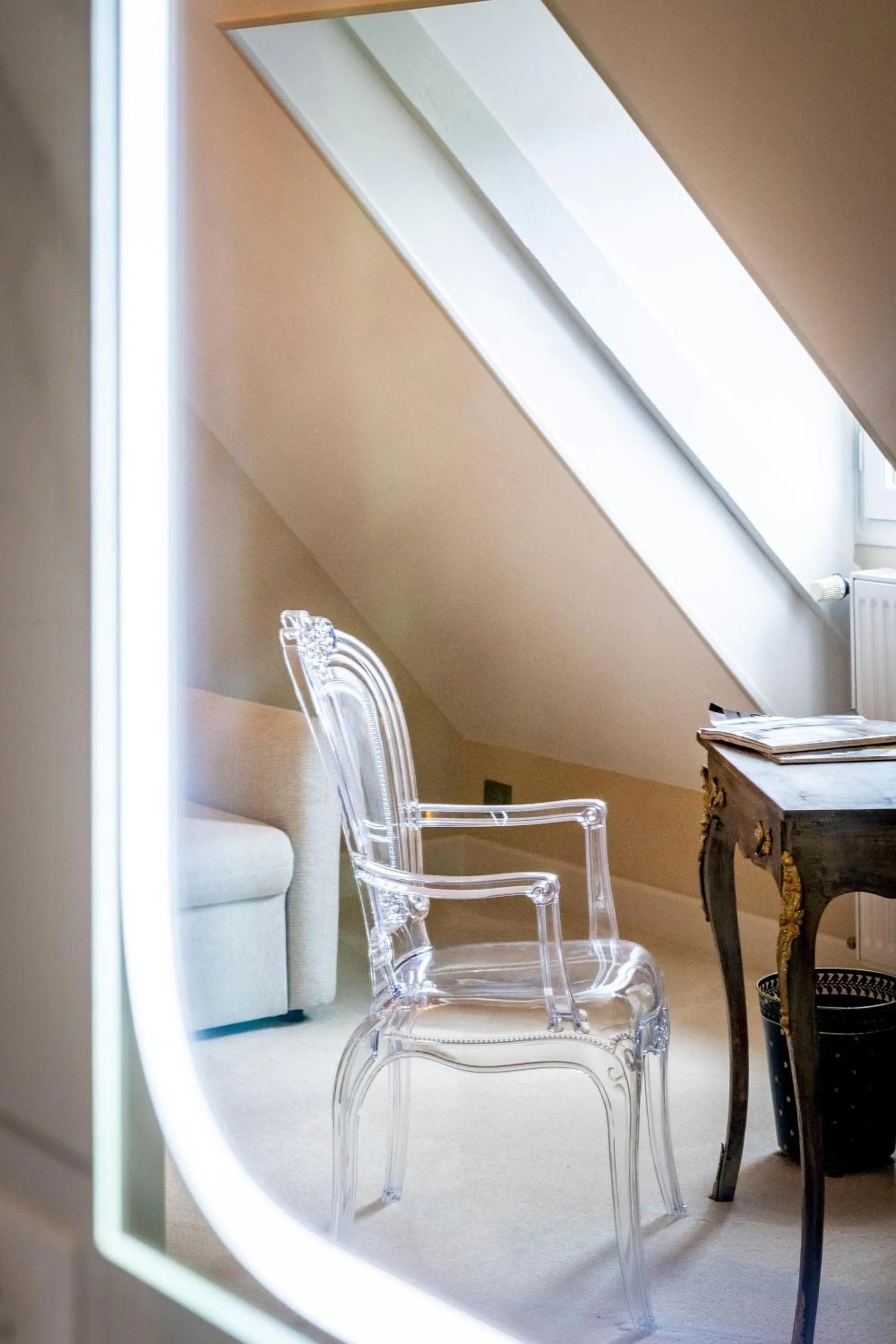Seating area in Hôtel de la Poste à Avallon, Bourgogne
