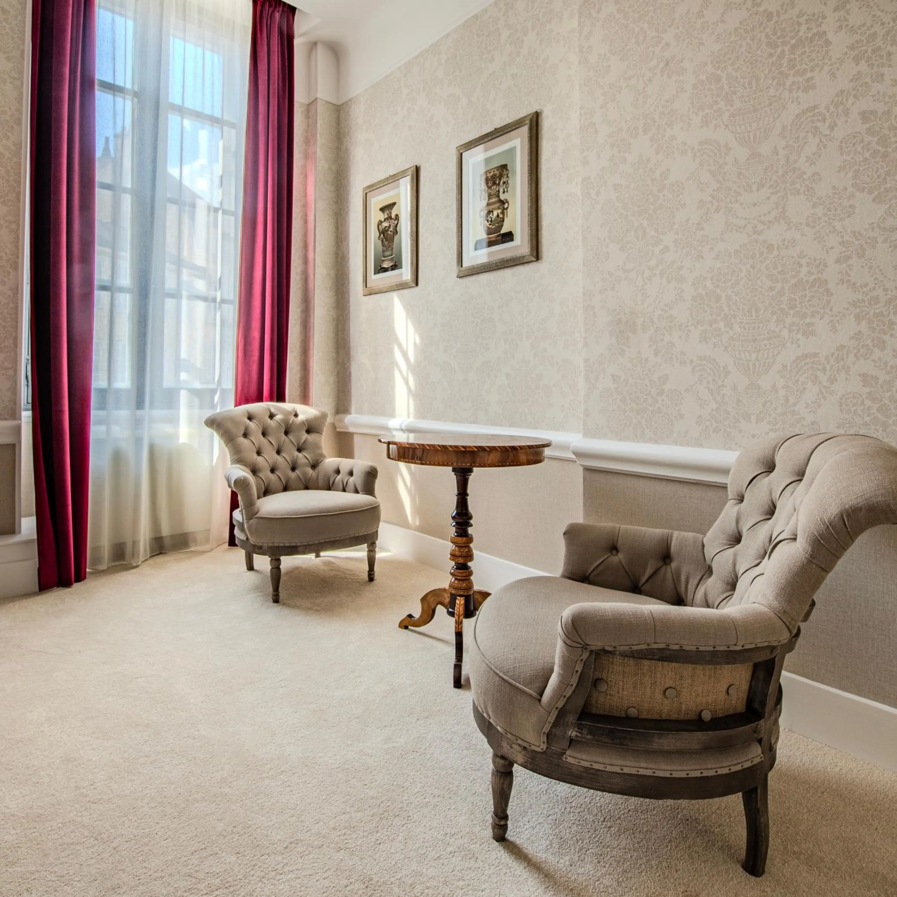 Living room in Hôtel de la Poste à Avallon, Bourgogne