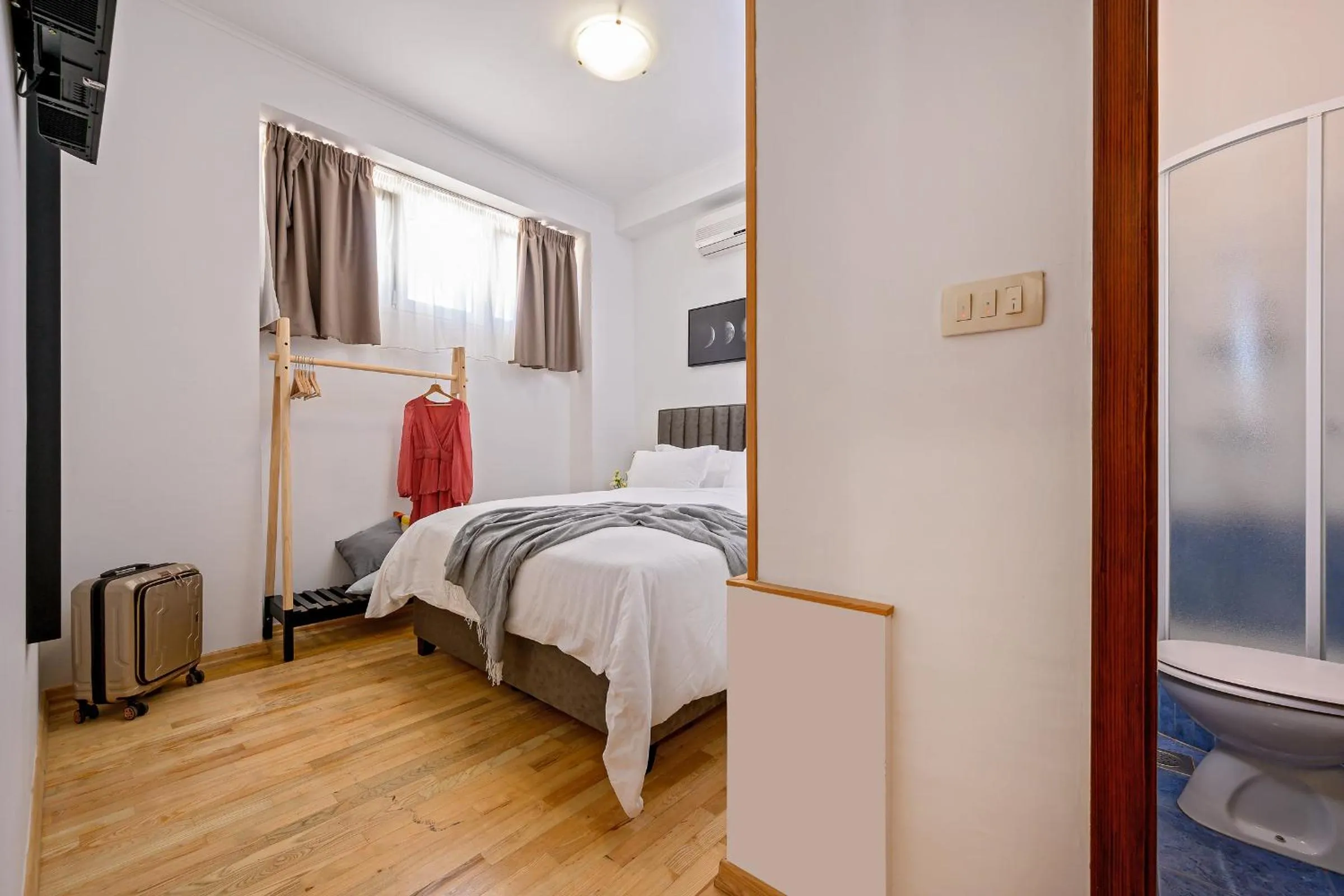 Bed in Yellow house with private parking