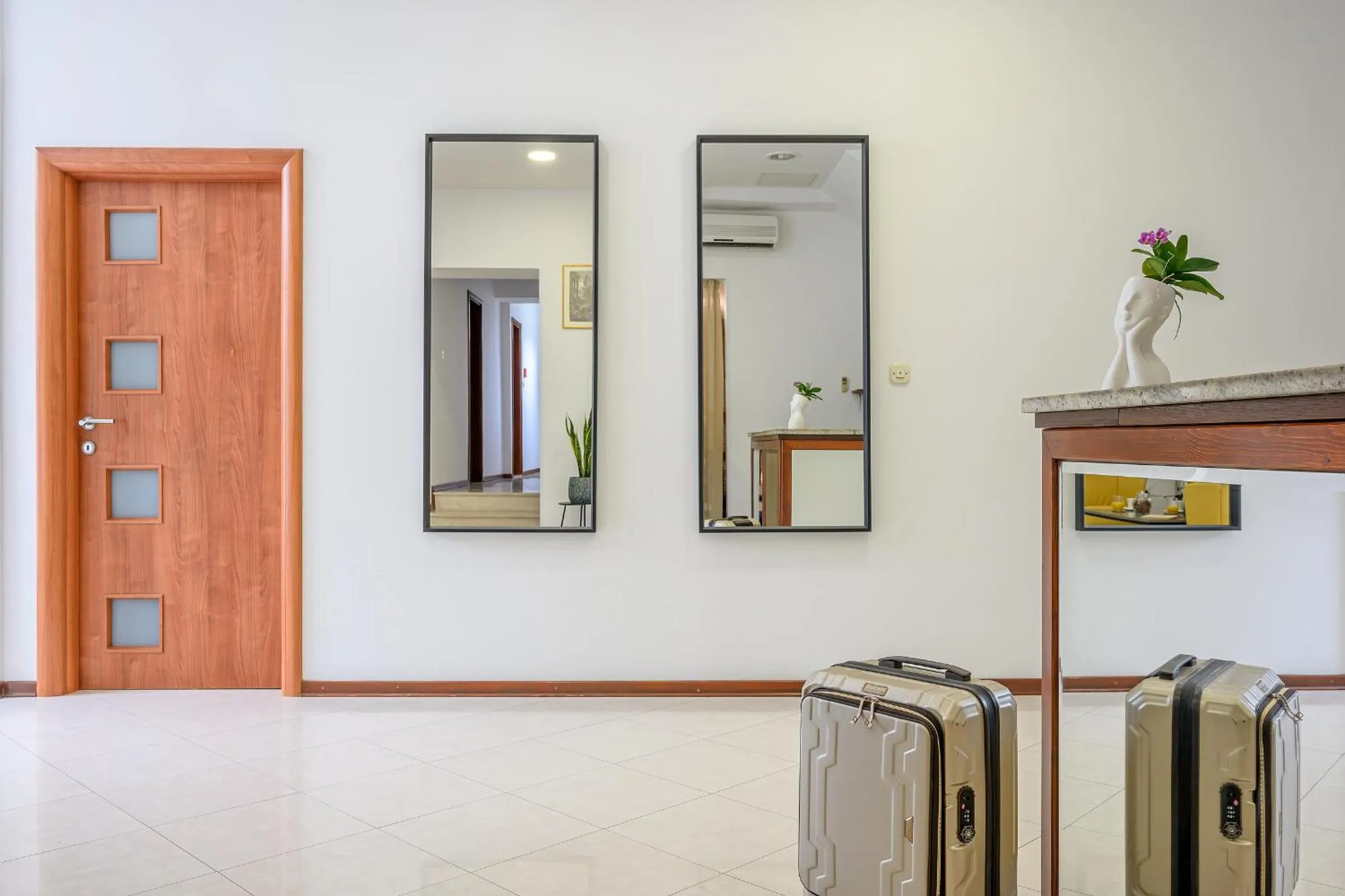 Yellow house with private parking