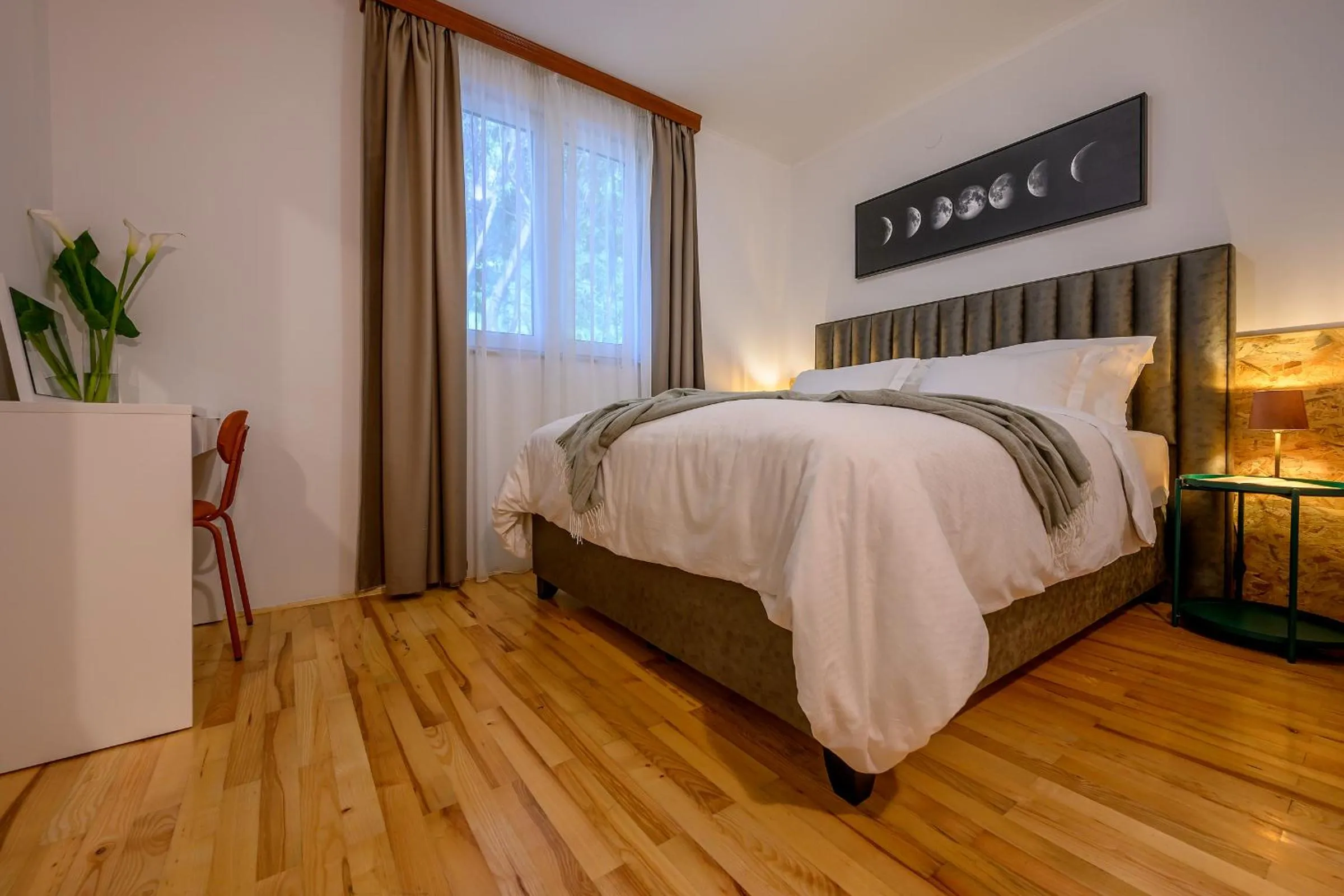 Bed in Yellow house with private parking