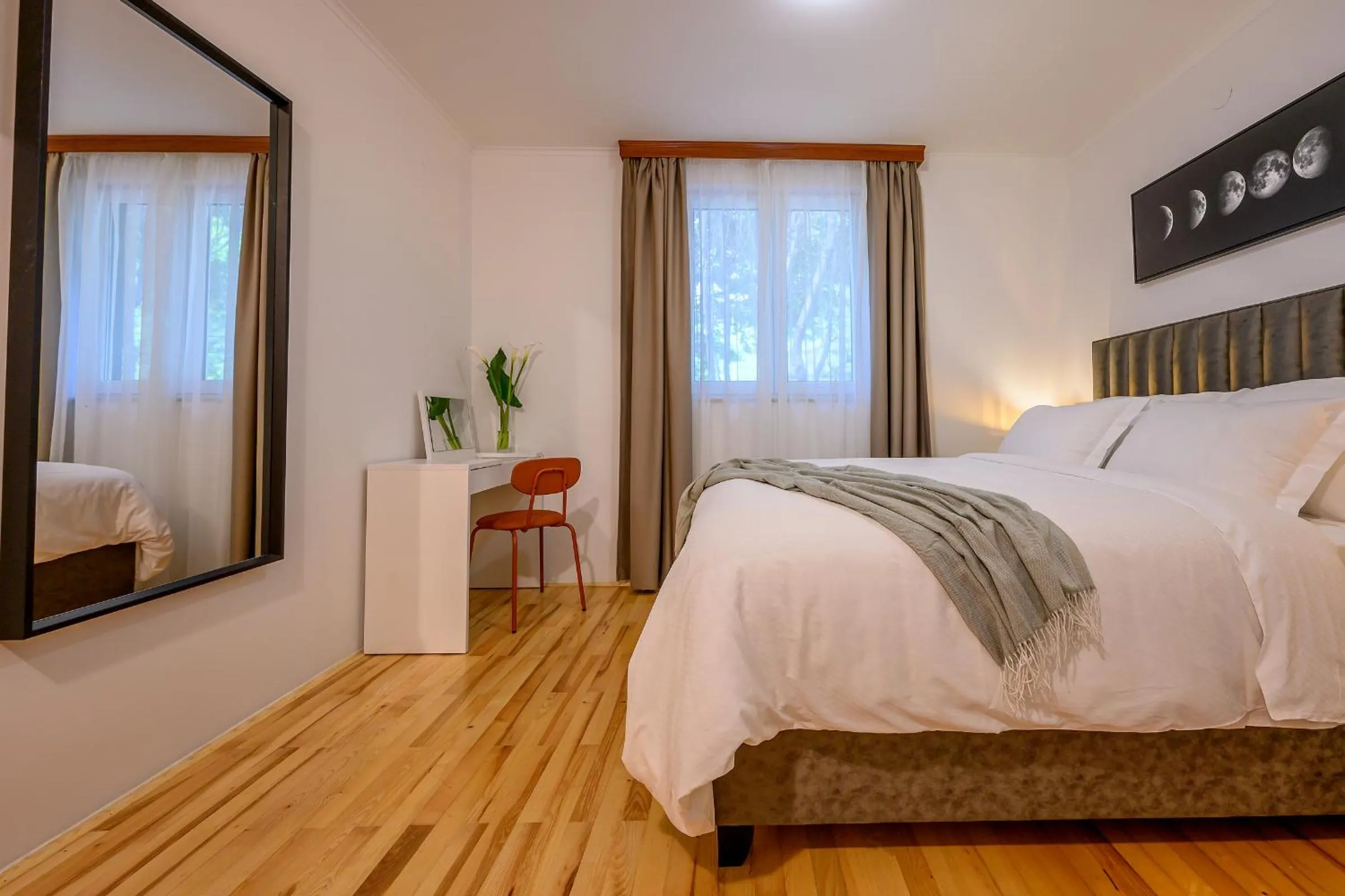 Bed in Yellow house with private parking