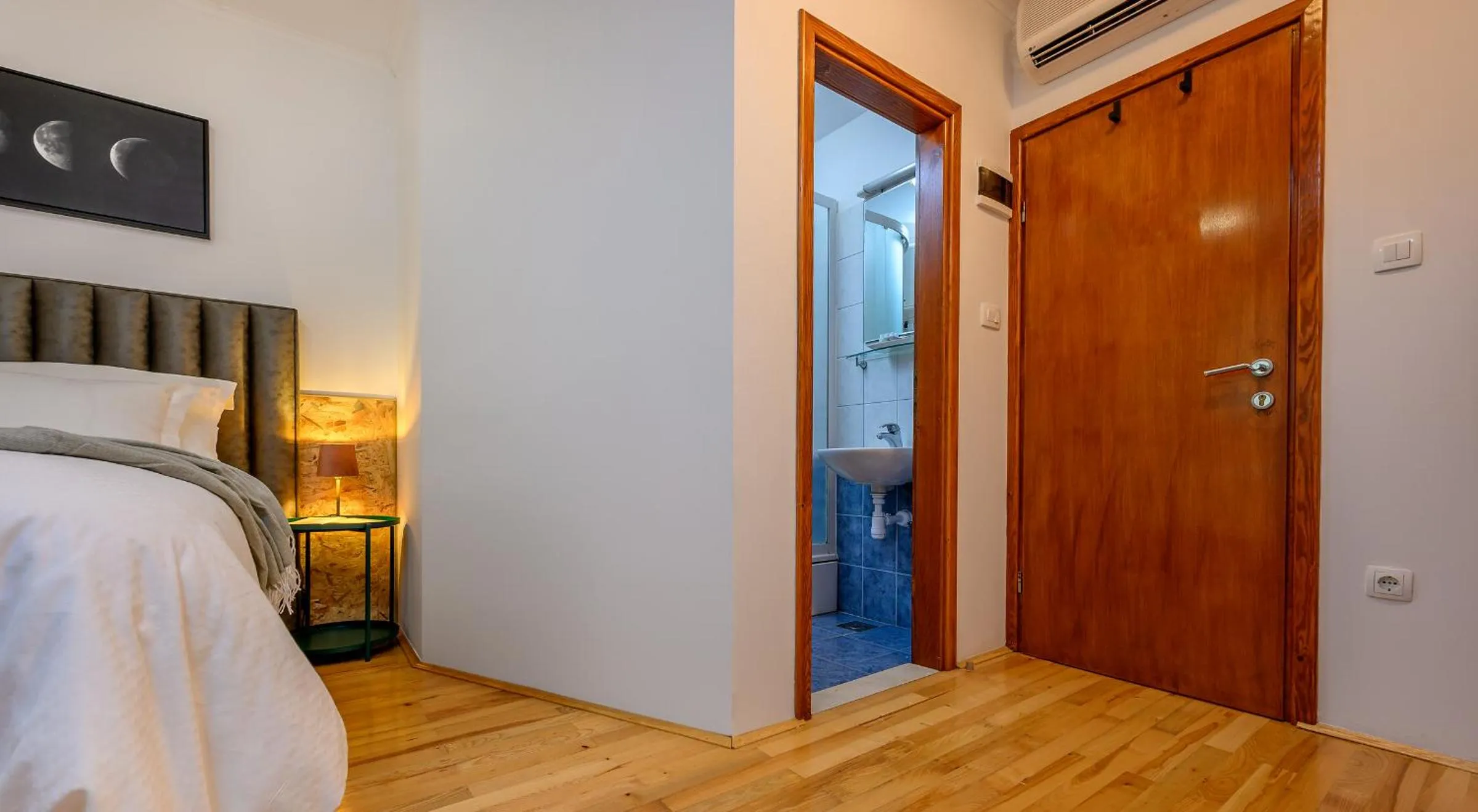 Bed in Yellow house with private parking