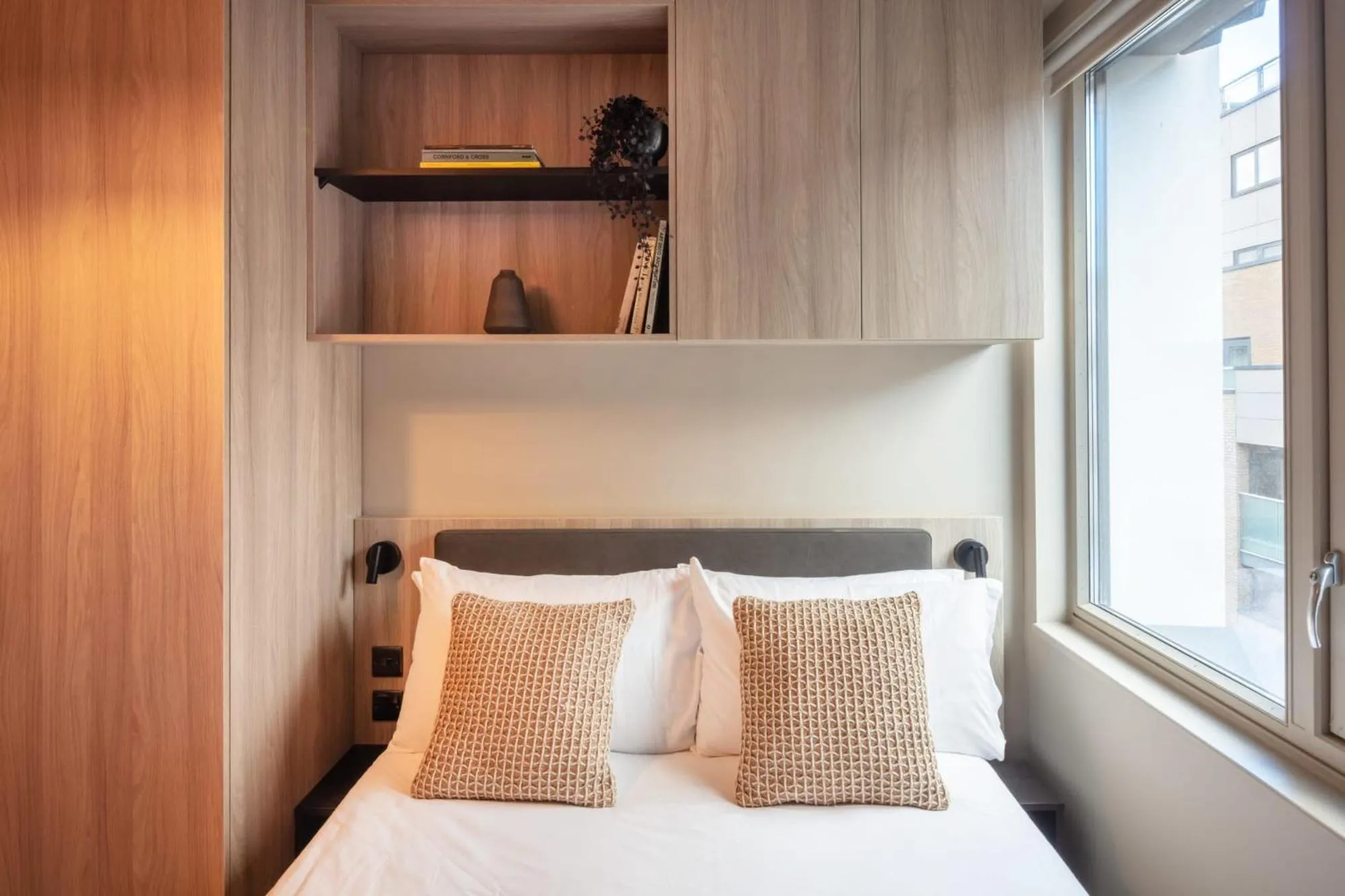 Photo of the whole room, Bed in Florence Dock - London