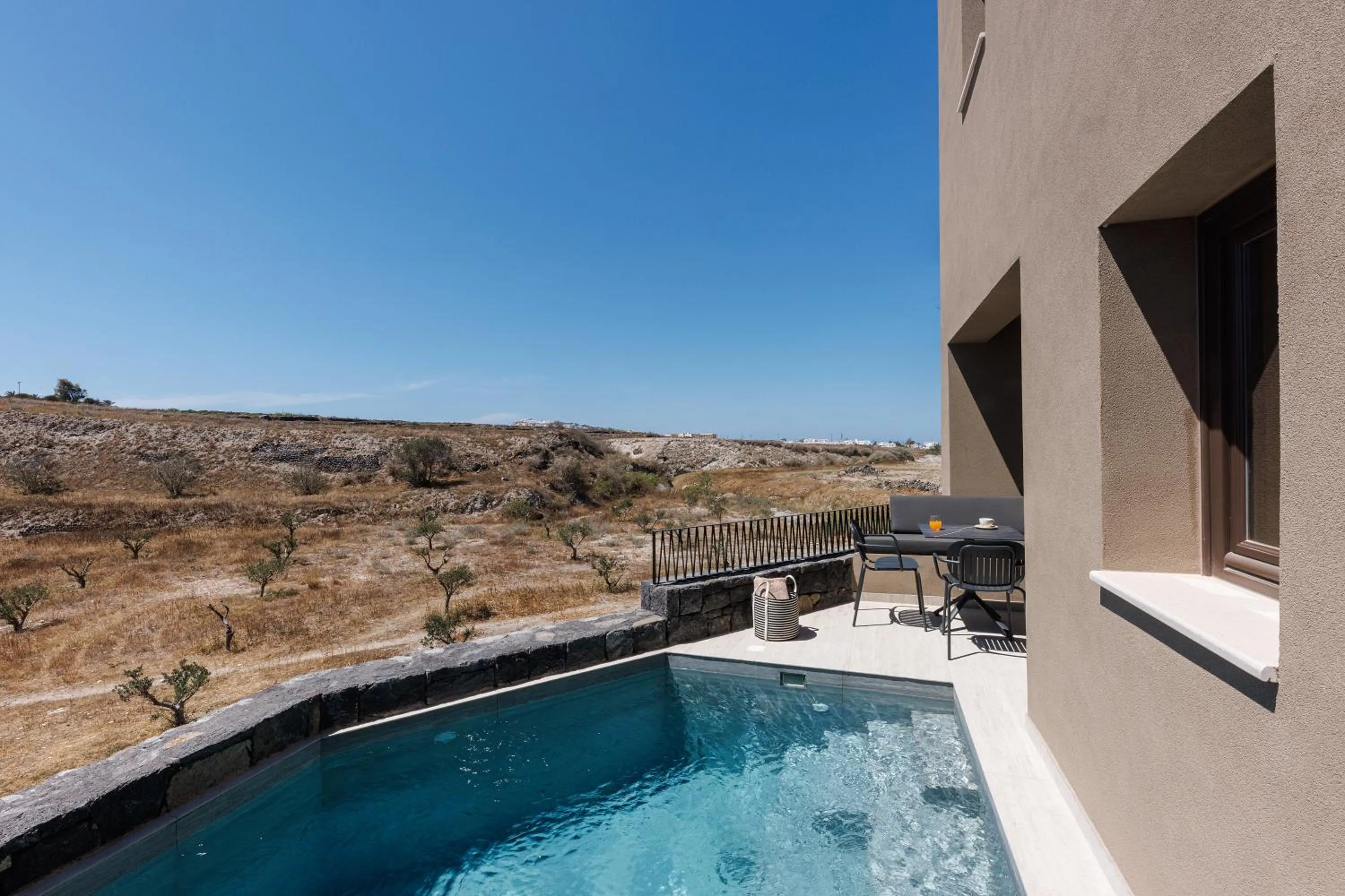 Grand Villa with Outdoor Hot Tub and Private heated Pool in Hidden Hills