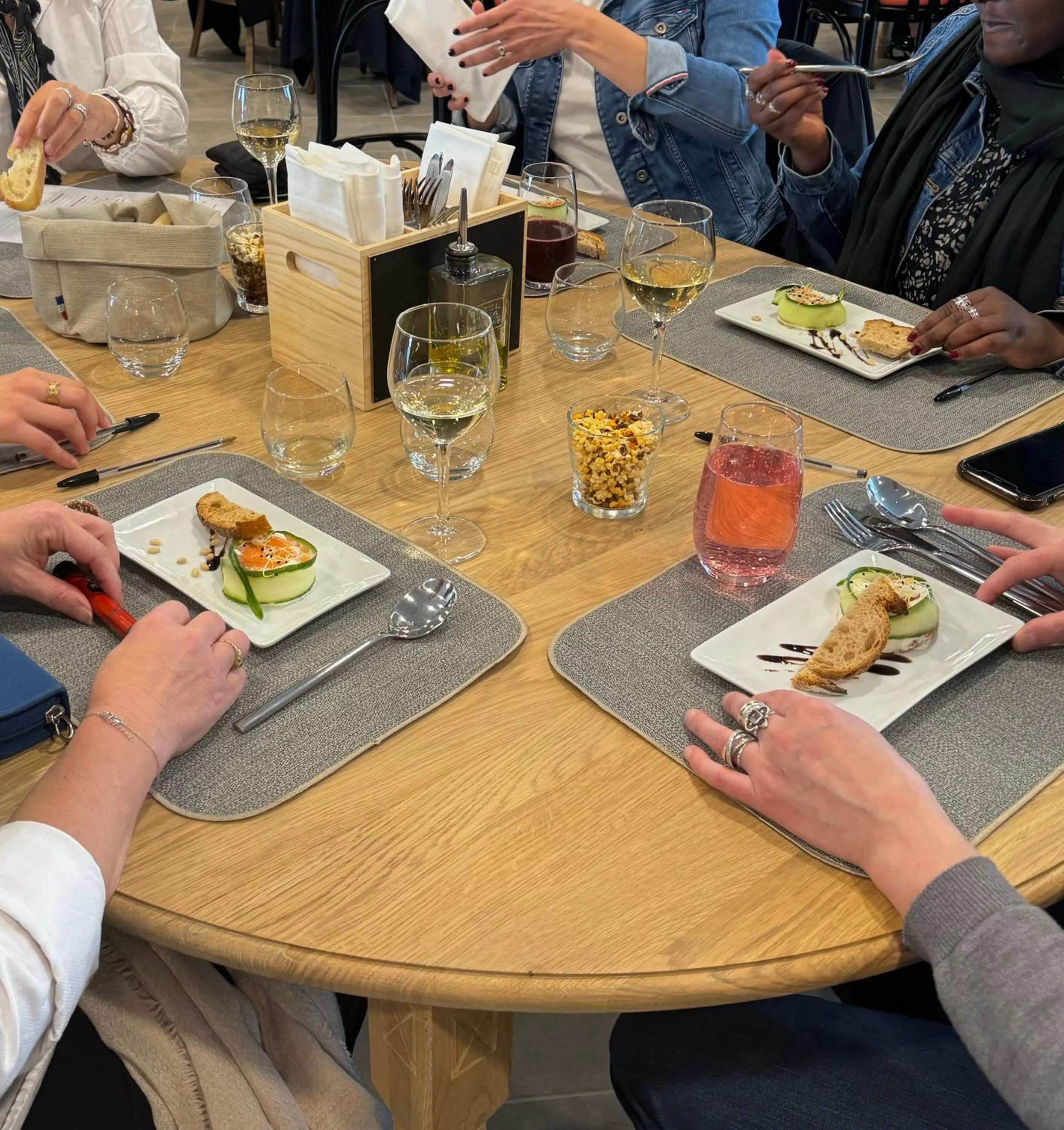 Restaurant/places to eat in Beelodge Hotel Blois Centre