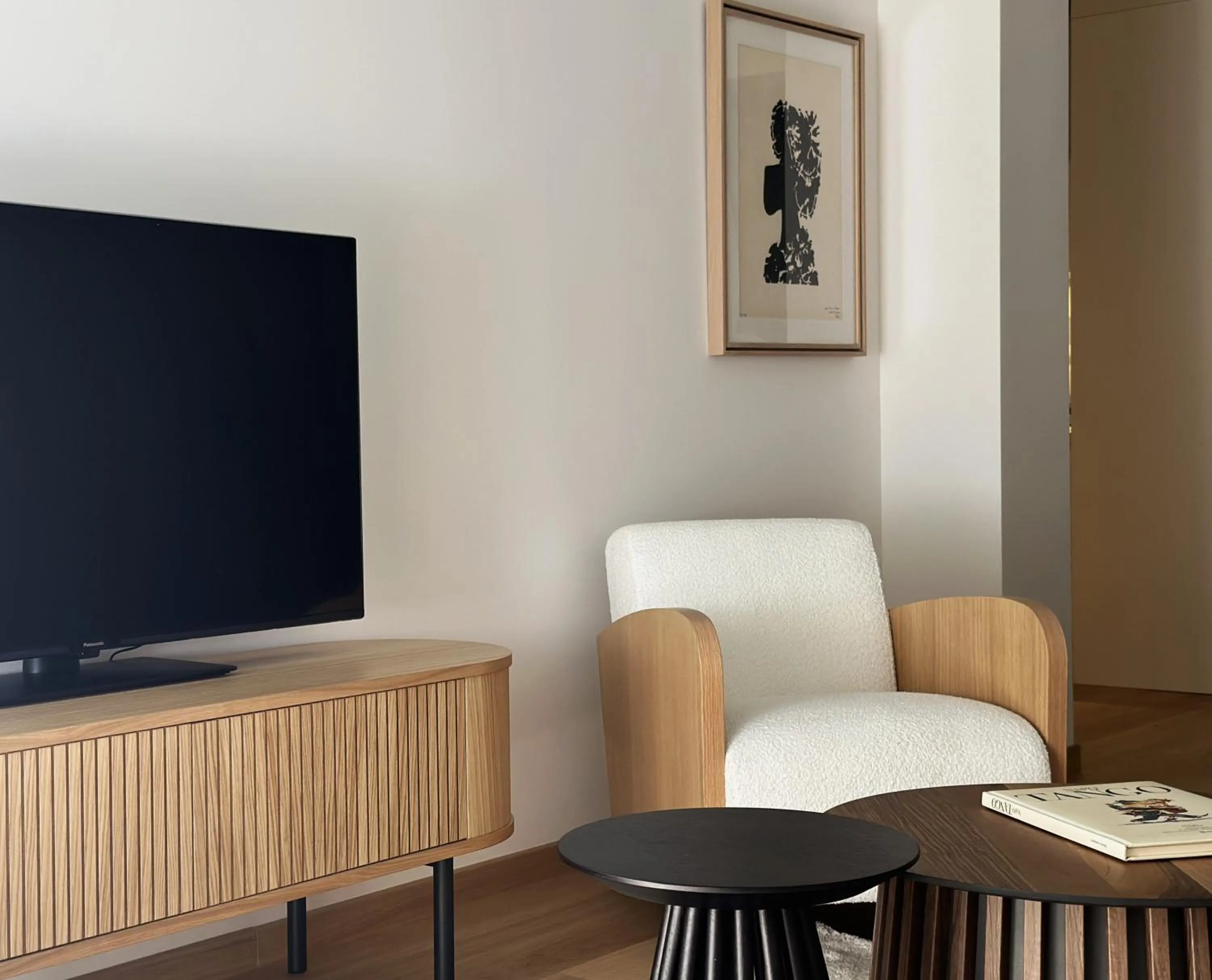 TV and multimedia in AIONION RESIDENCES by K&K