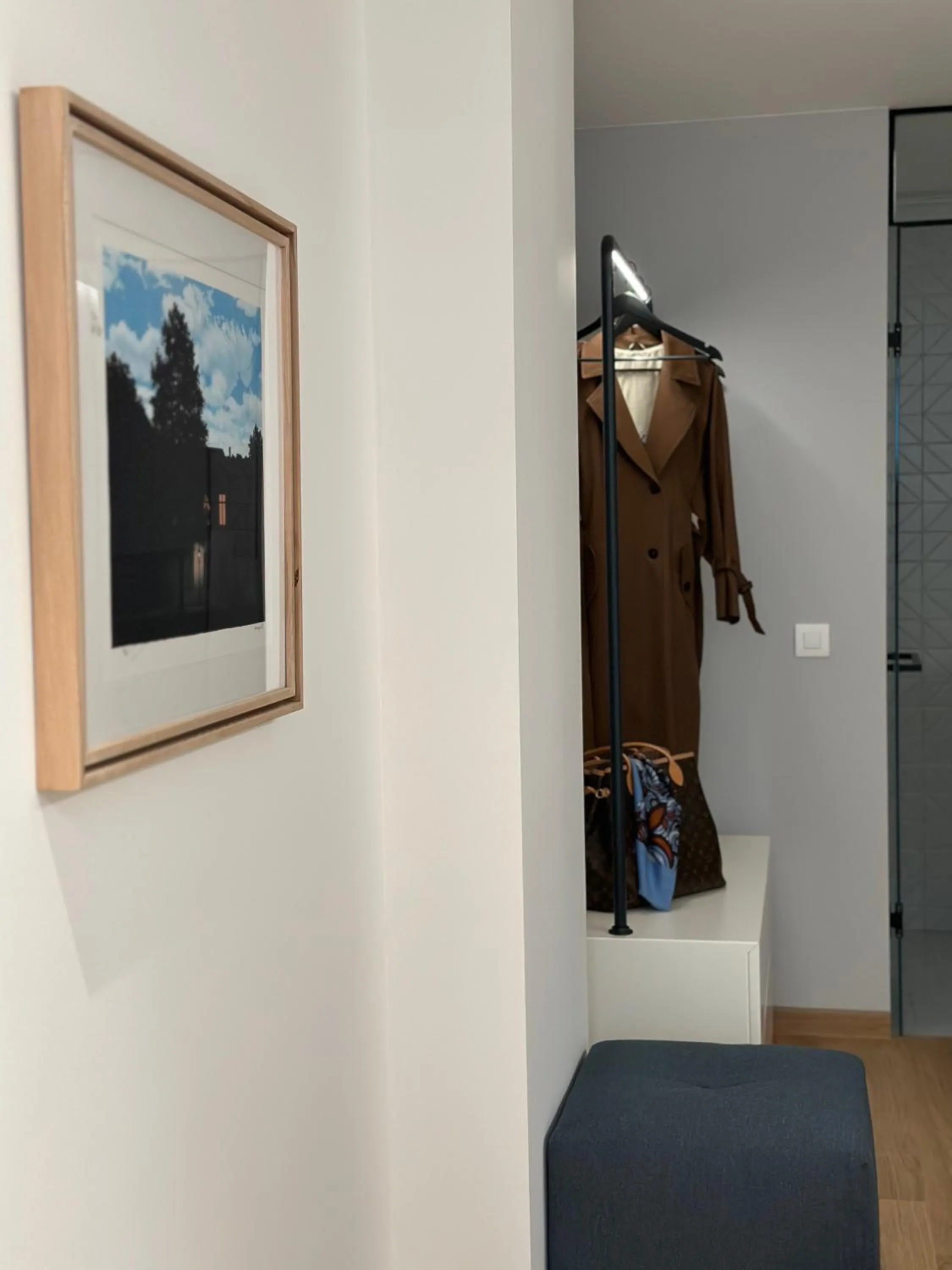 Photo of the whole room in AIONION RESIDENCES by K&K