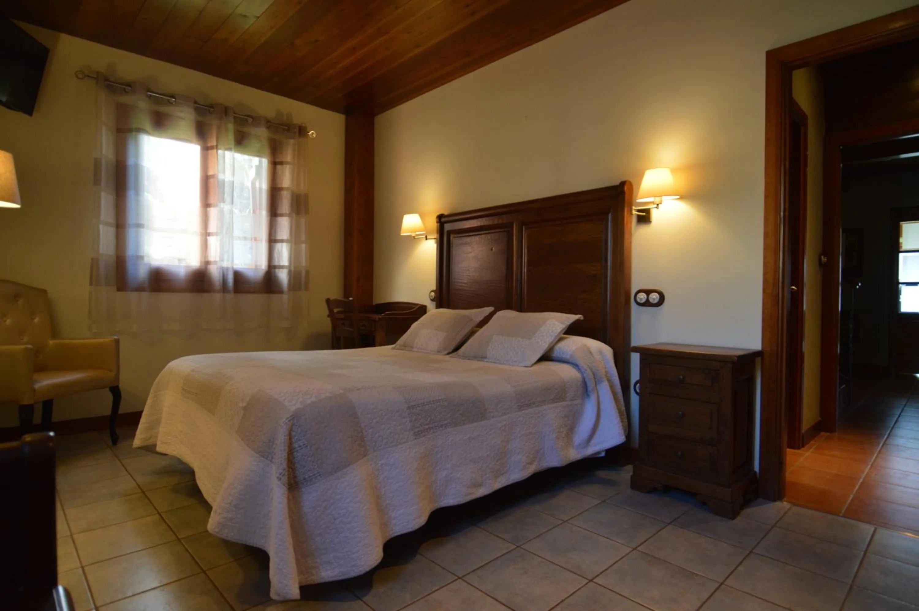 Photo of the whole room, Bed in Hotel Rural El Portón de Murillo