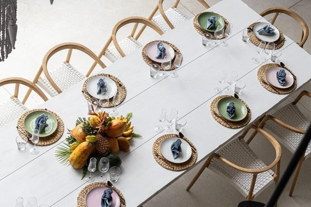 Restaurant/places to eat in Miss Ceylon