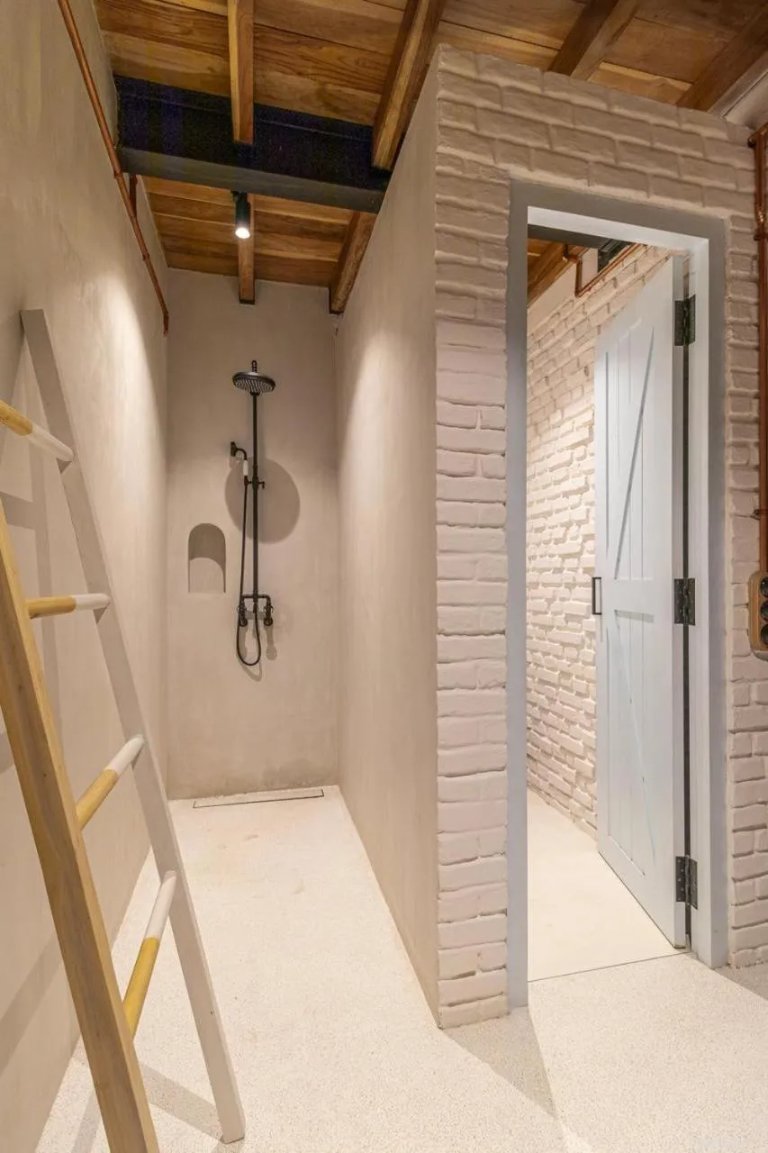 Bathroom in Miss Ceylon