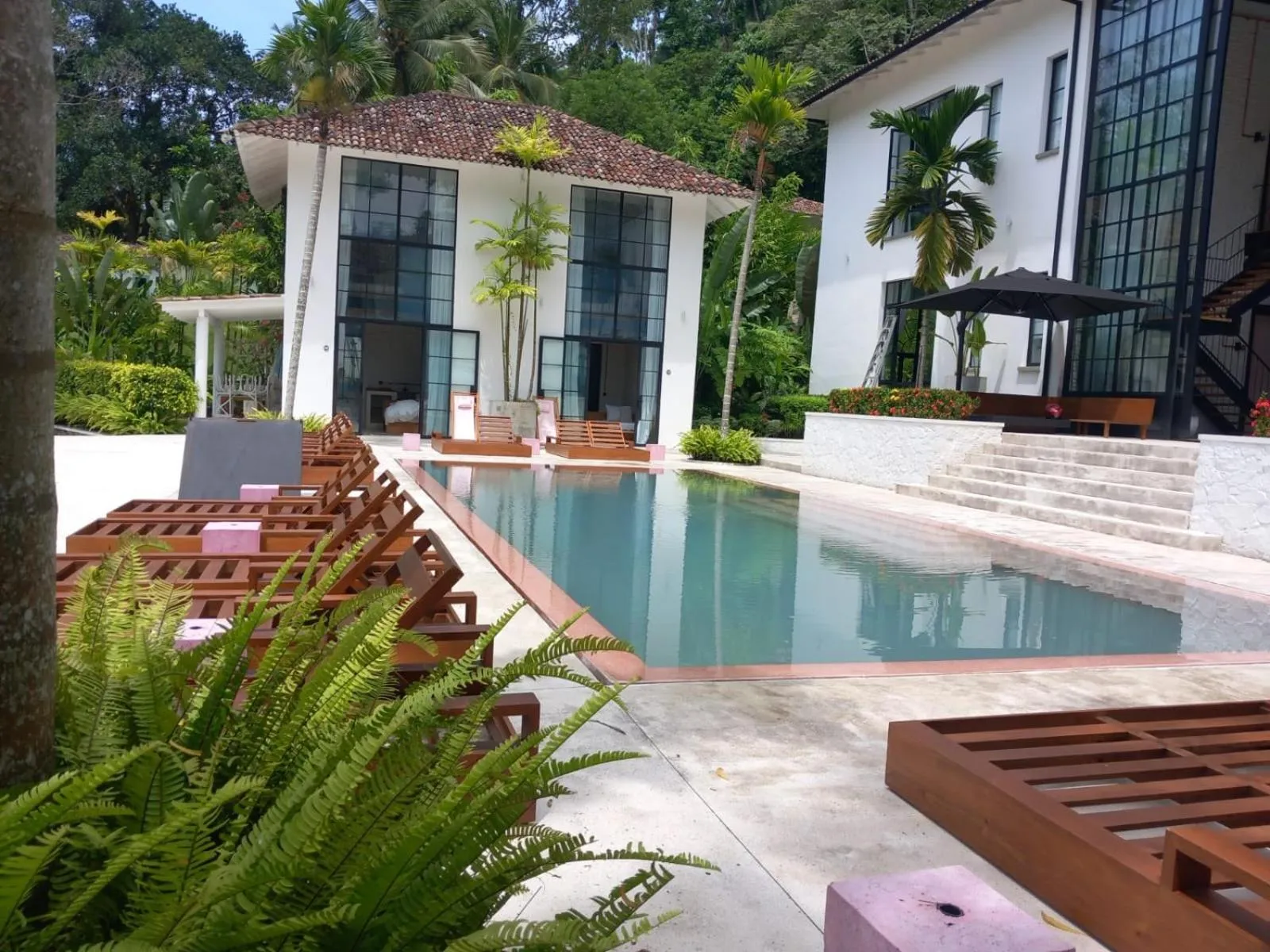 Swimming pool in Miss Ceylon