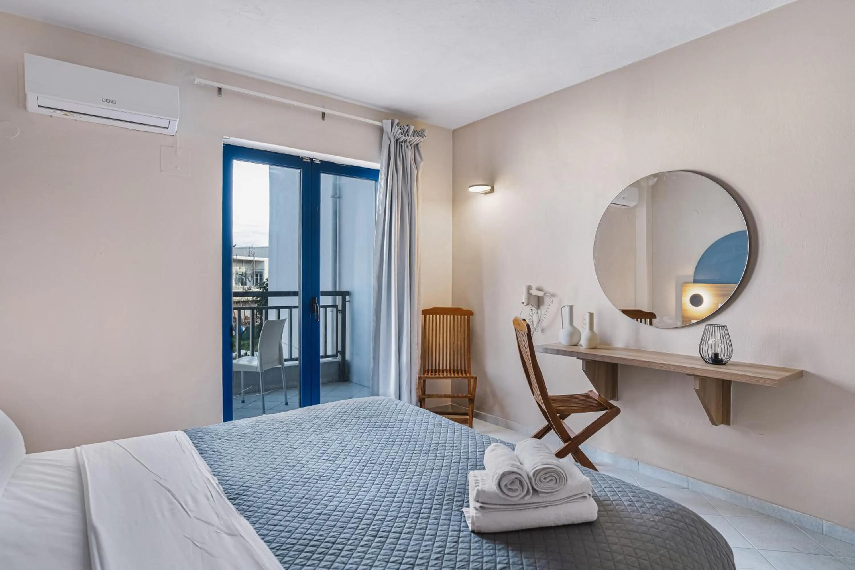 Bed in Yria Beach Hotel