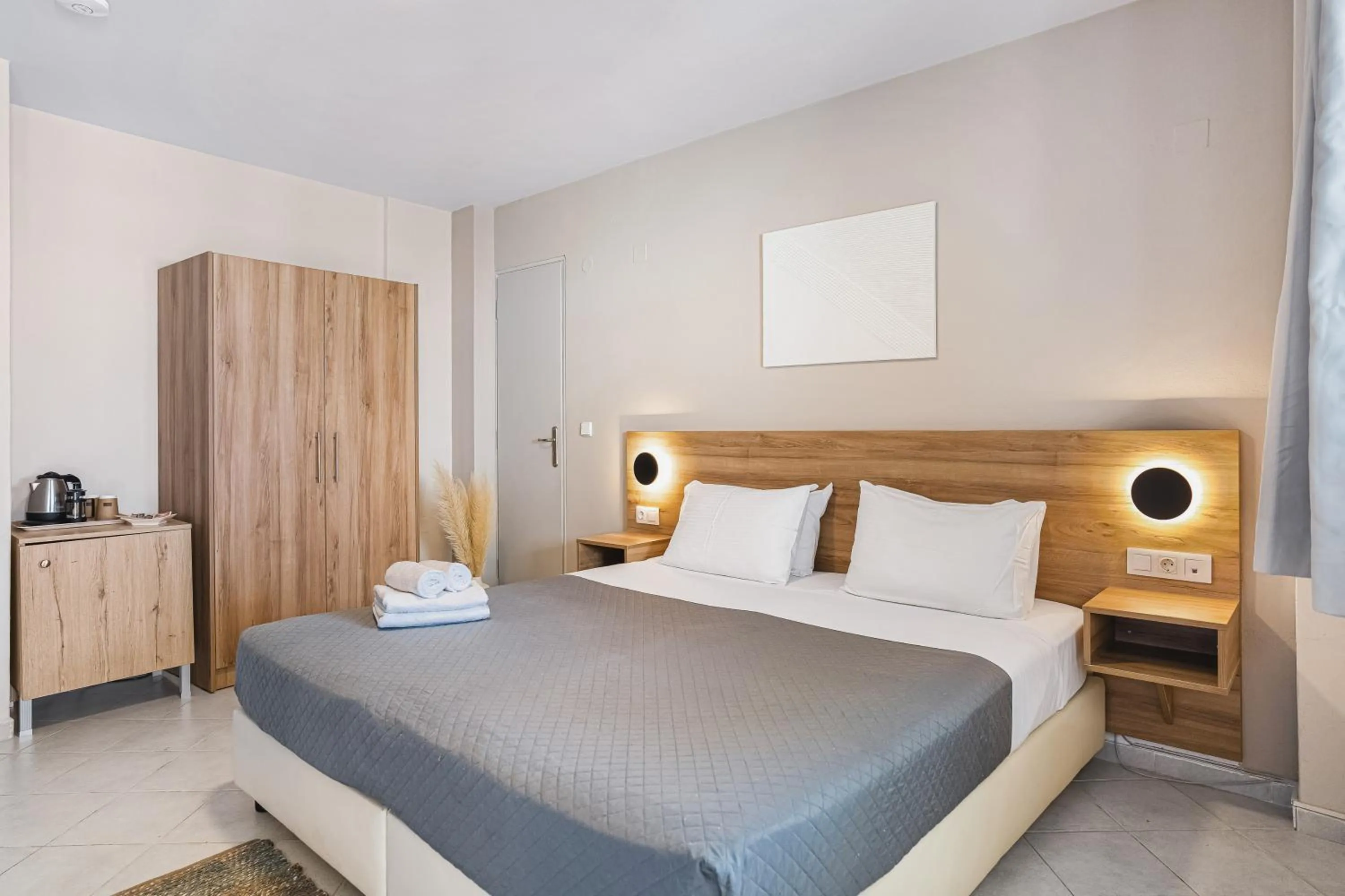 Bed in Yria Beach Hotel