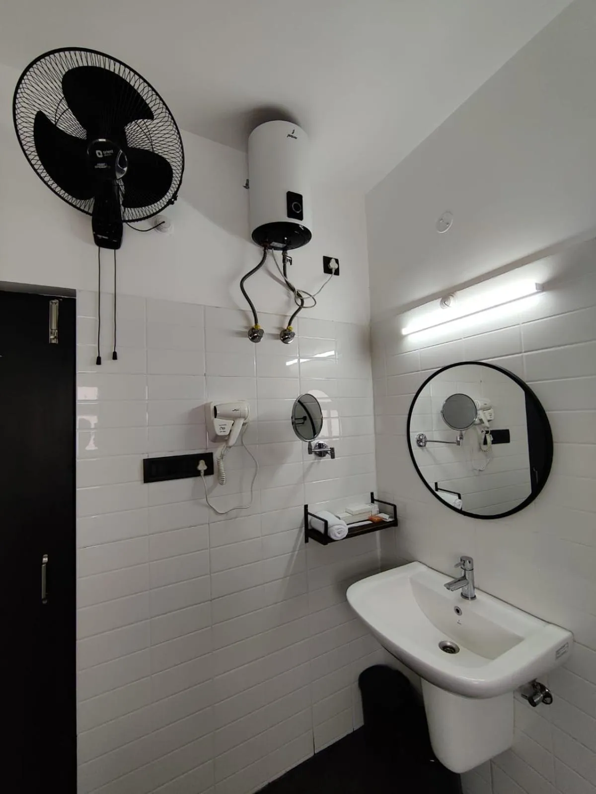 Bathroom in Peepal Tree Inn