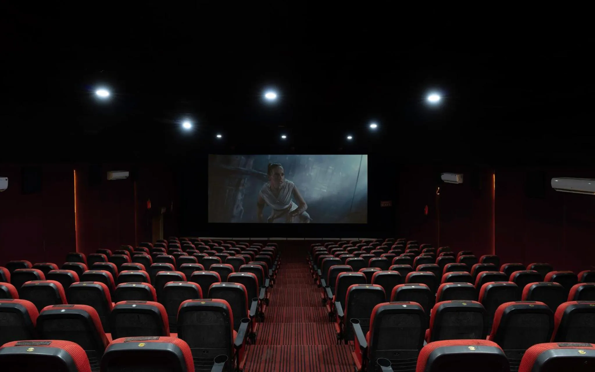 Evening entertainment in Shobla Royale