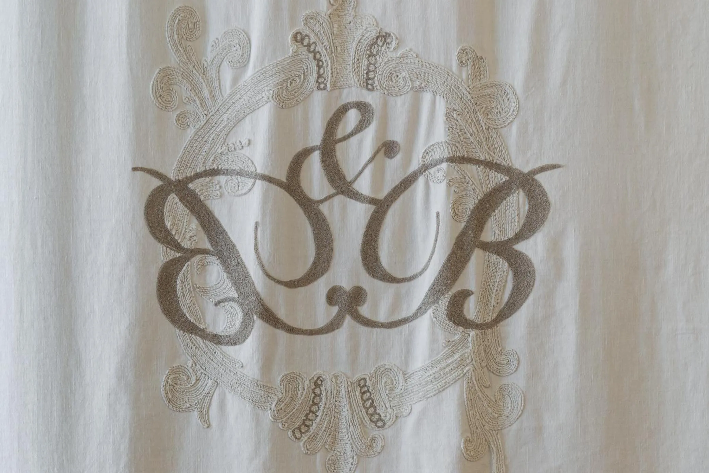 Property logo or sign in B&B AlbertaD