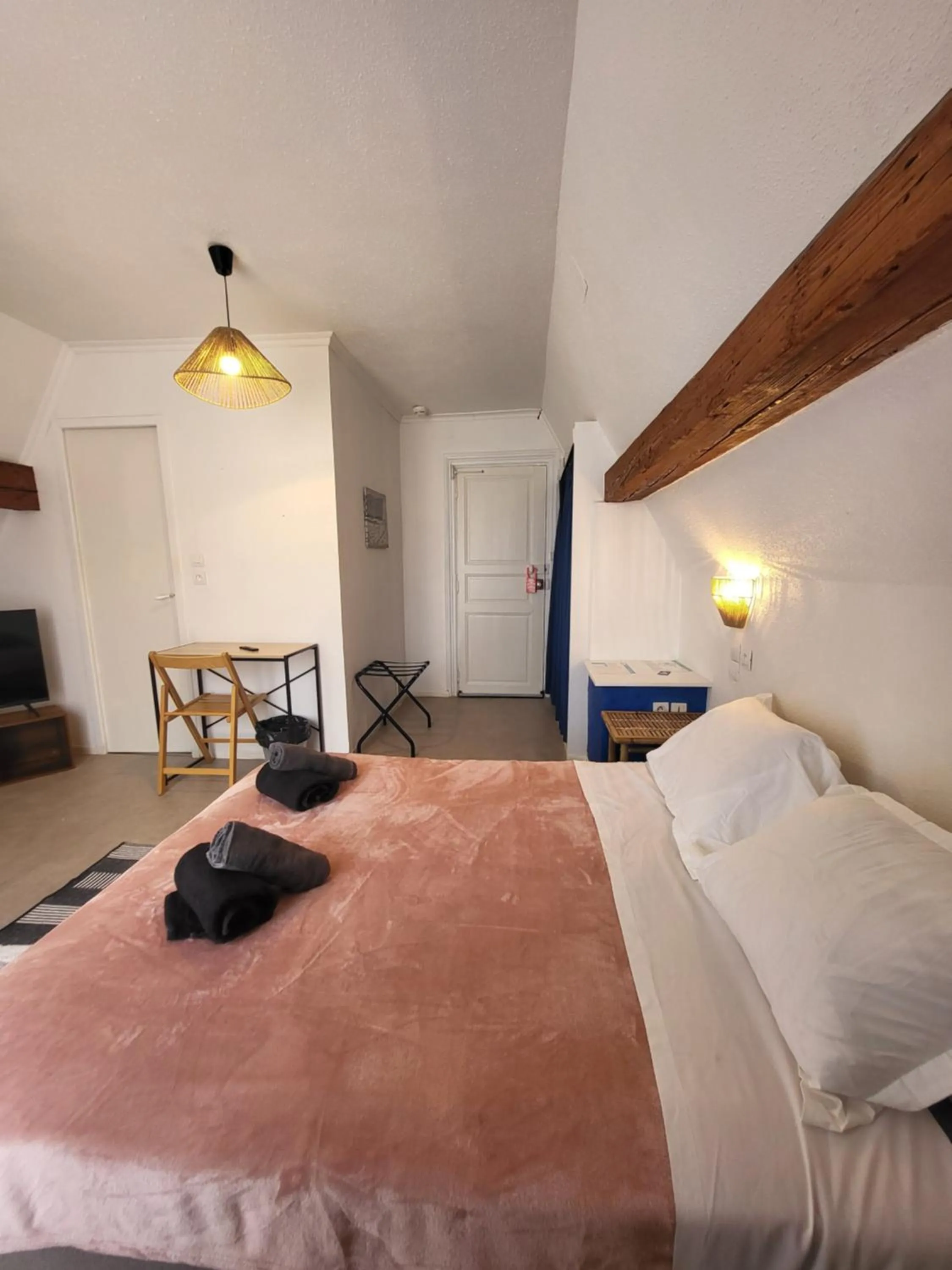 Bedroom, Bed in Hôtel Le Chalet