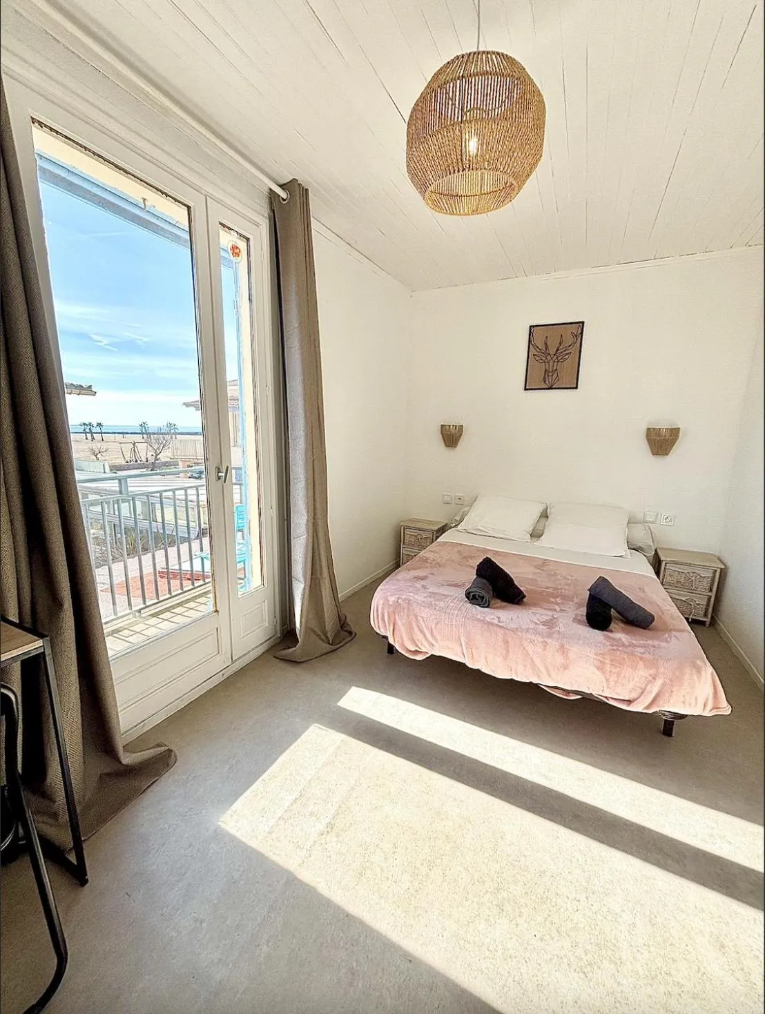 Bedroom, Bed in Hôtel Le Chalet