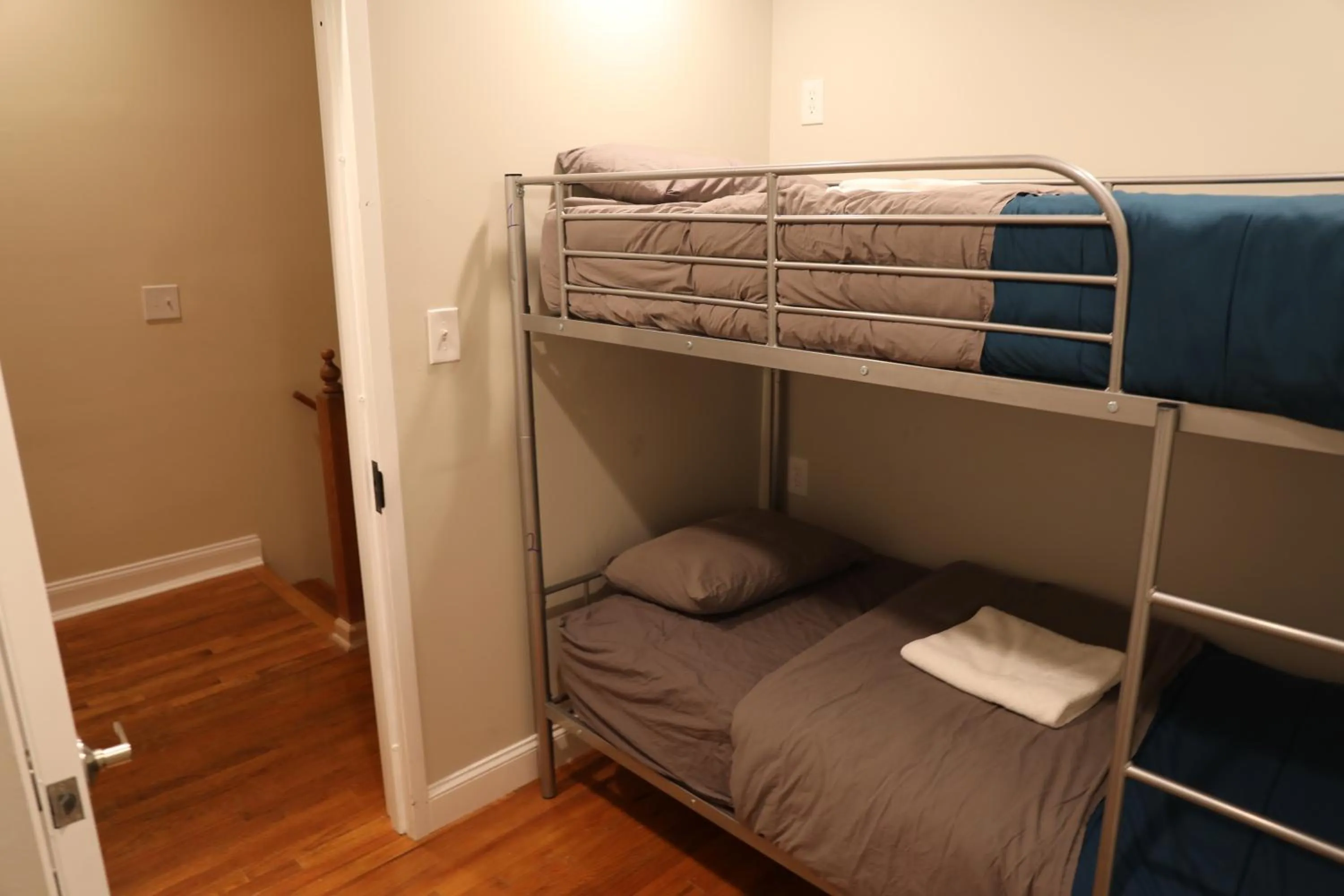 bunk bed, Bed in Duo Housing