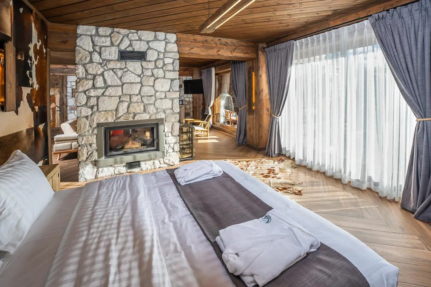 Bed in Bİ ABANT MASALI VİLLAGE HOTEL