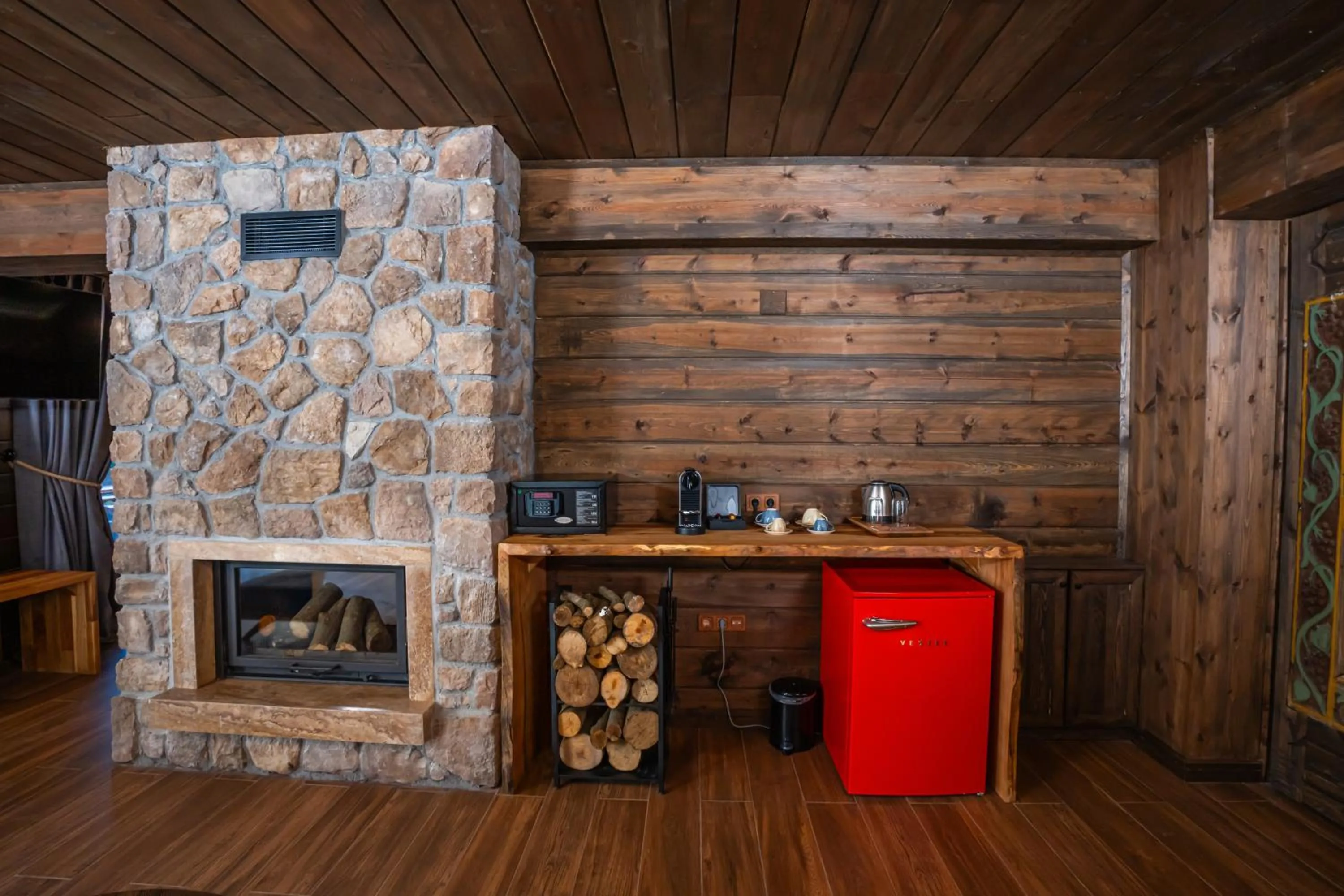 Bİ ABANT MASALI VİLLAGE HOTEL