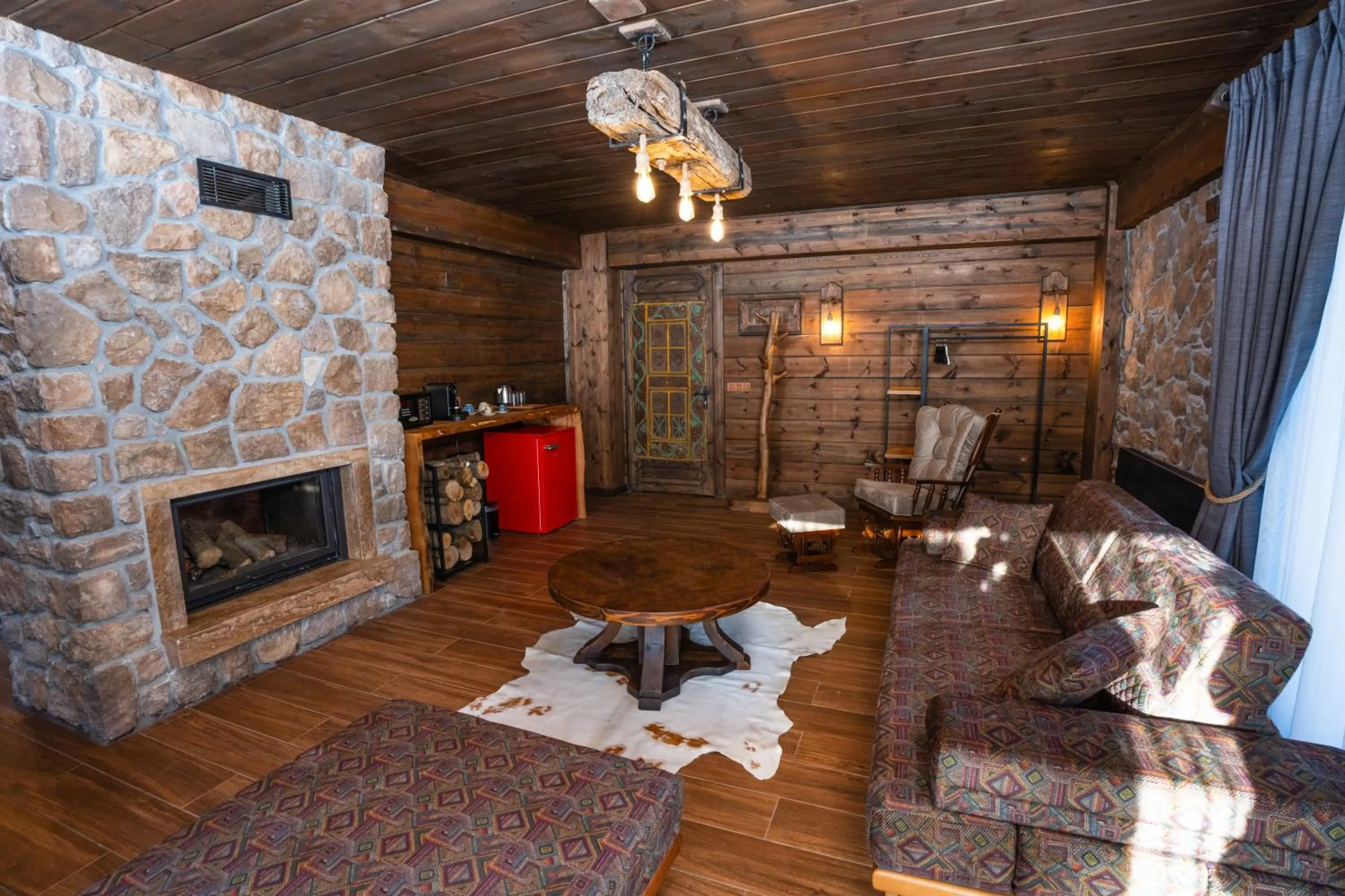 Bİ ABANT MASALI VİLLAGE HOTEL