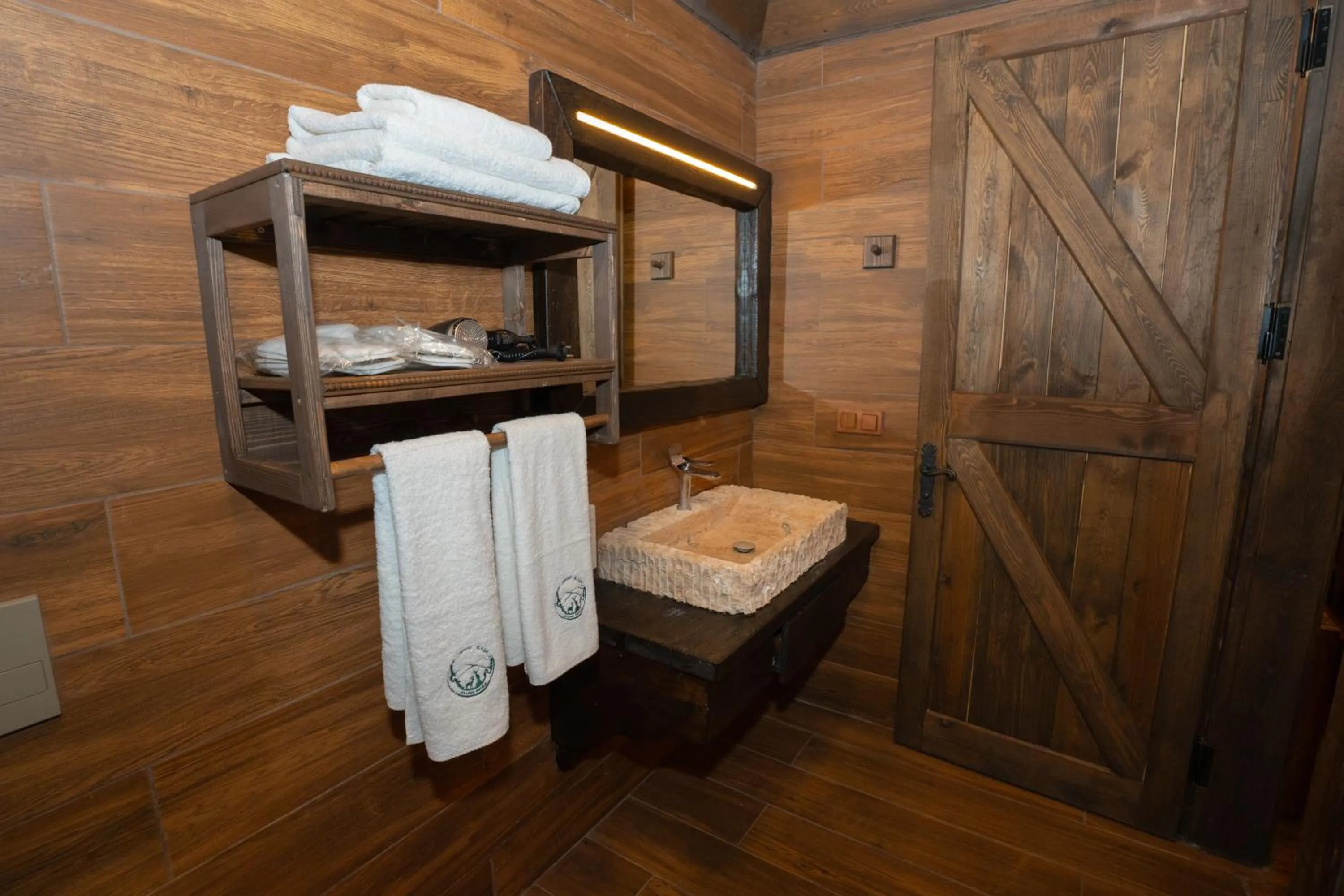 Bİ ABANT MASALI VİLLAGE HOTEL