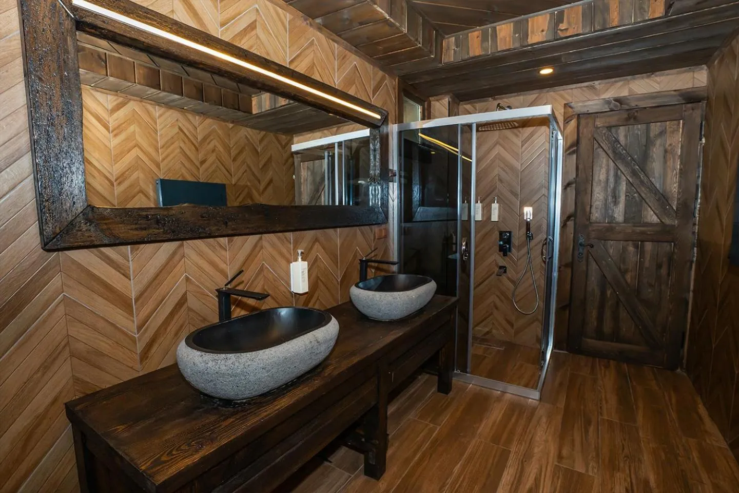 Shower in Bİ ABANT MASALI VİLLAGE HOTEL