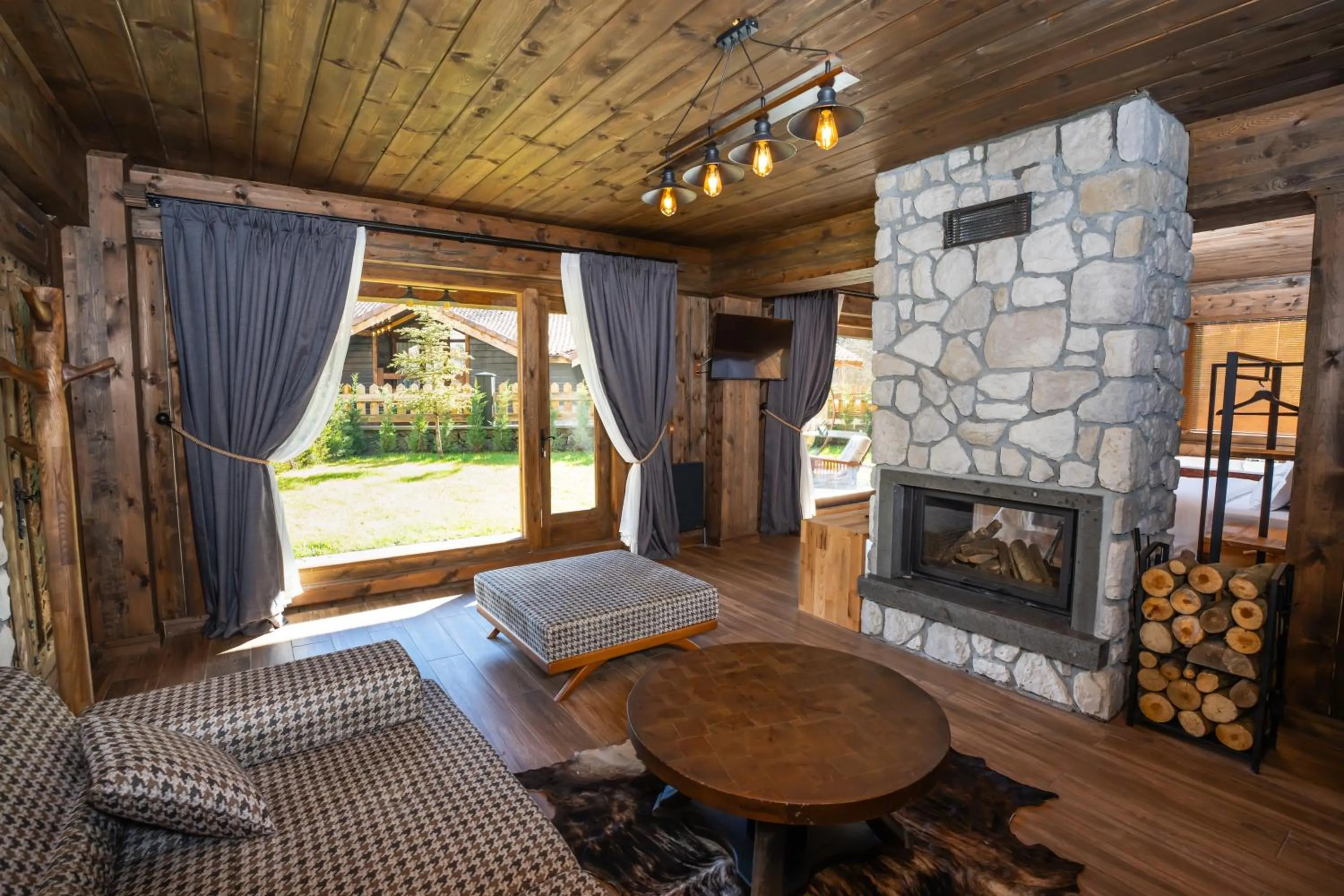 Bİ ABANT MASALI VİLLAGE HOTEL