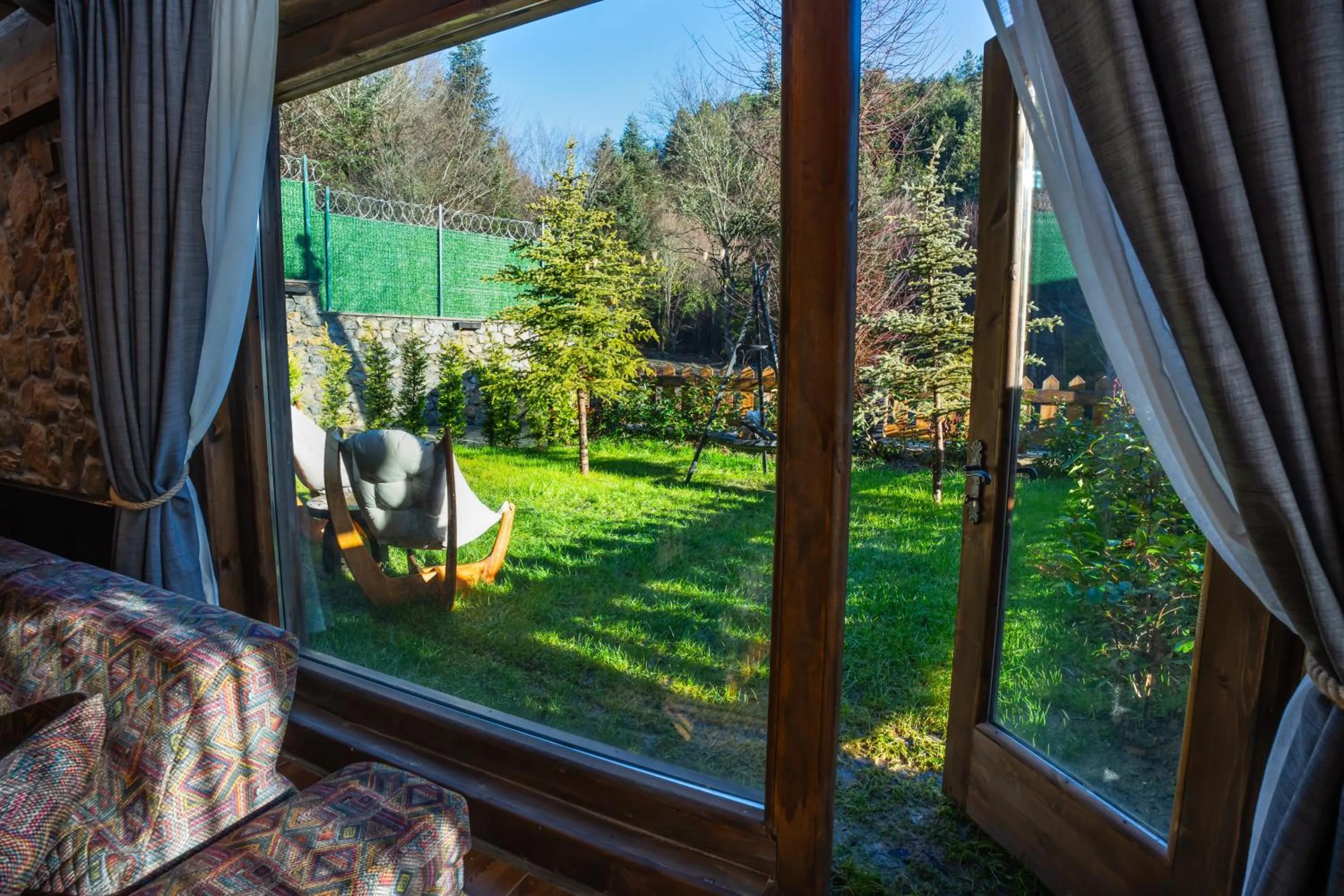 Bİ ABANT MASALI VİLLAGE HOTEL