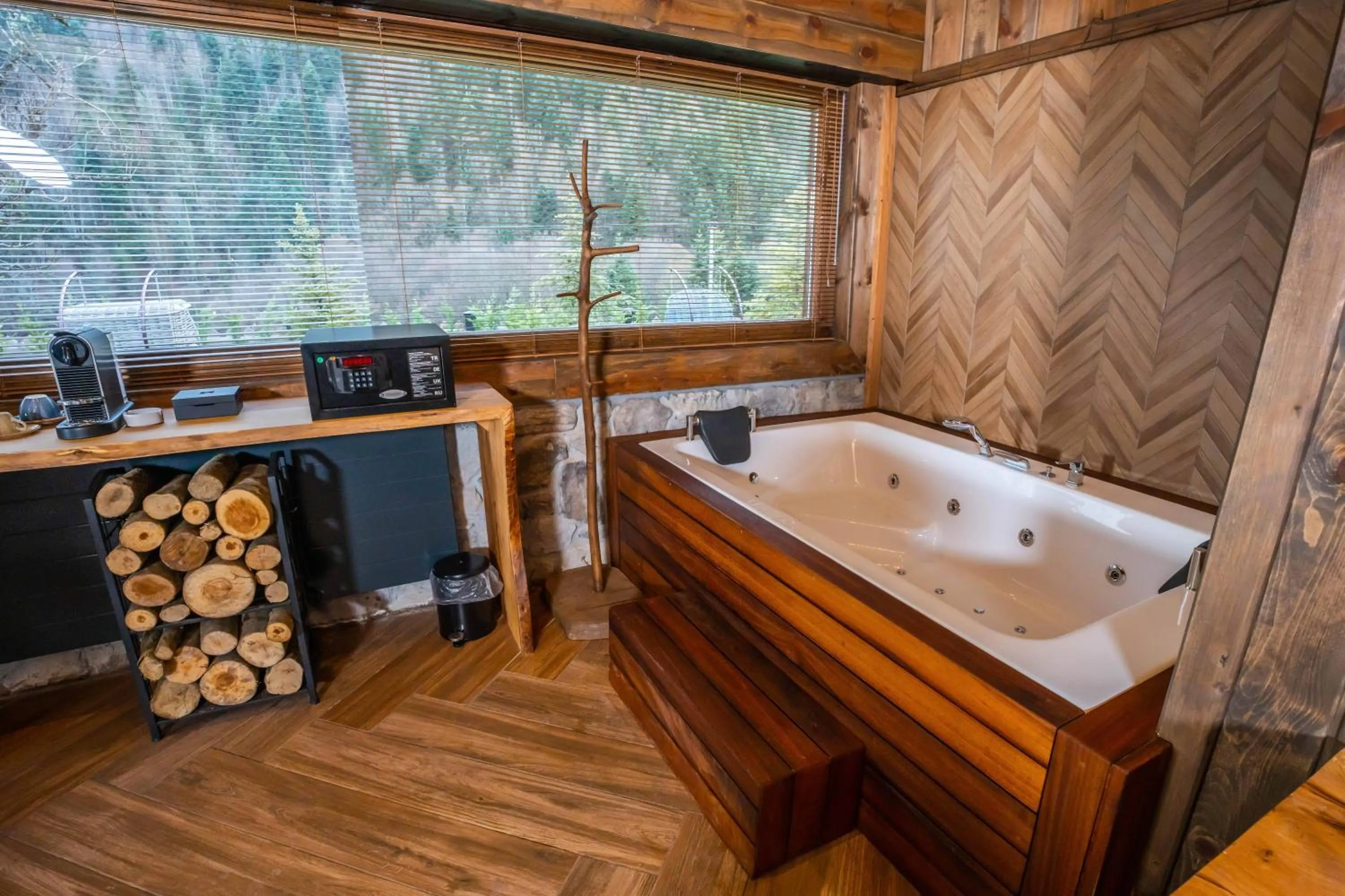 Bİ ABANT MASALI VİLLAGE HOTEL