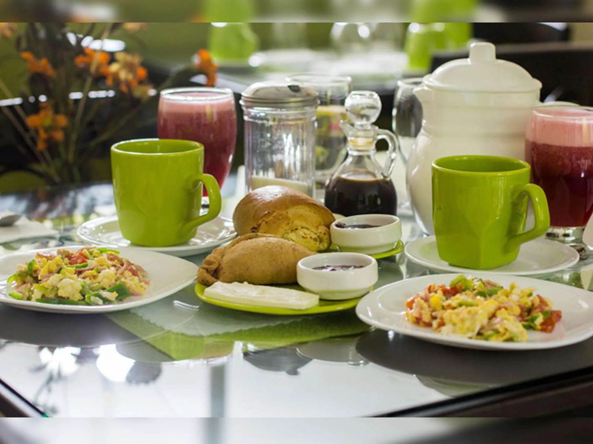 Food and drinks in Hotel Las Gardenias