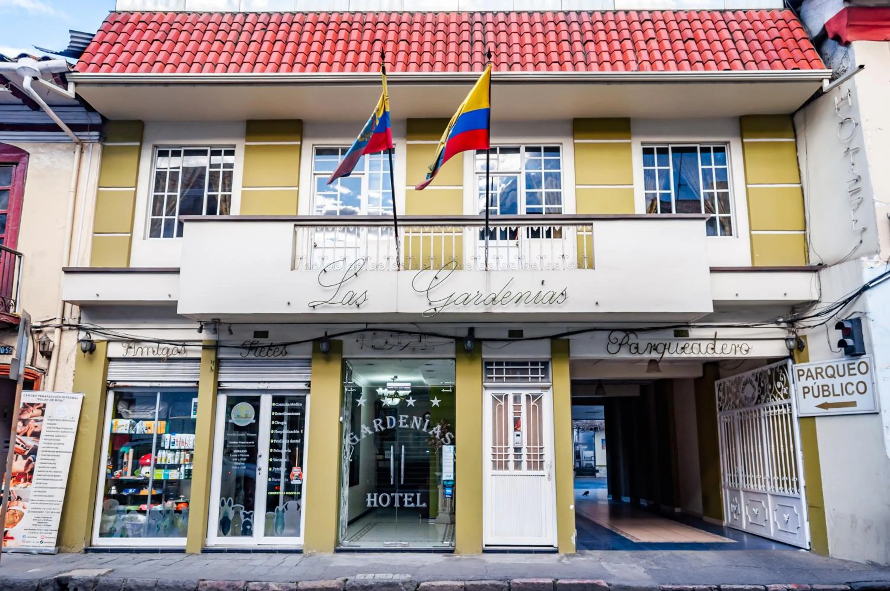 Property building in Hotel Las Gardenias