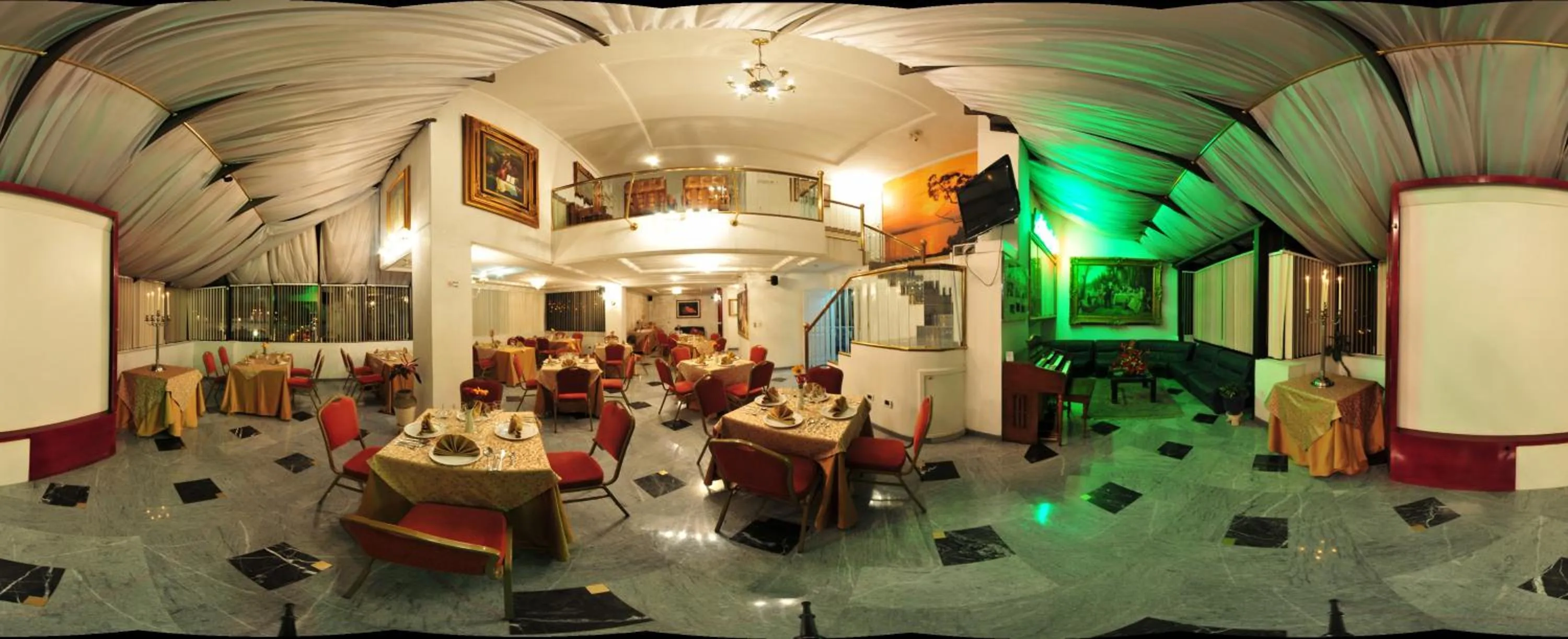 Restaurant/places to eat in Hotel Cordero