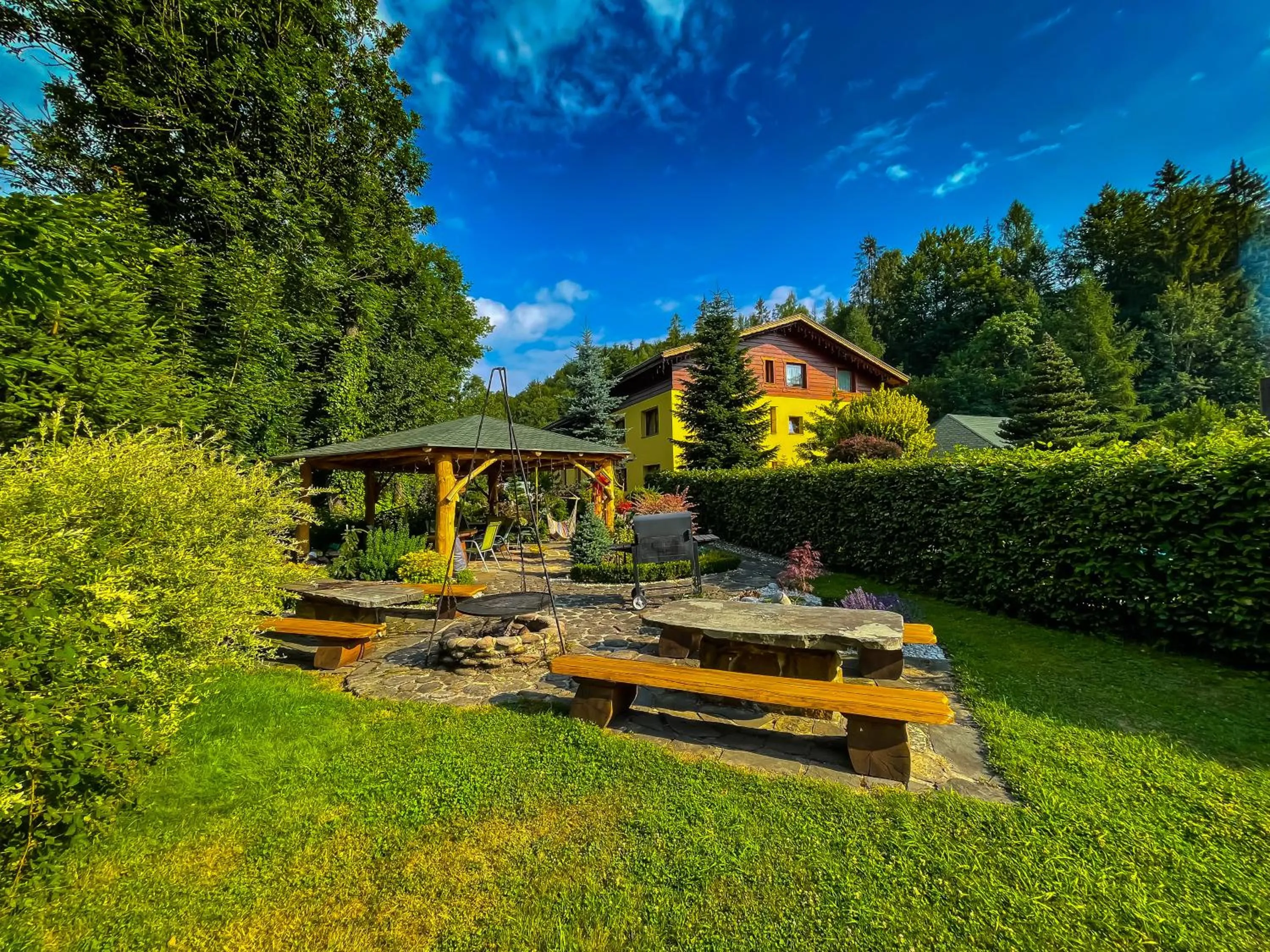BBQ facilities in Willa Emilia
