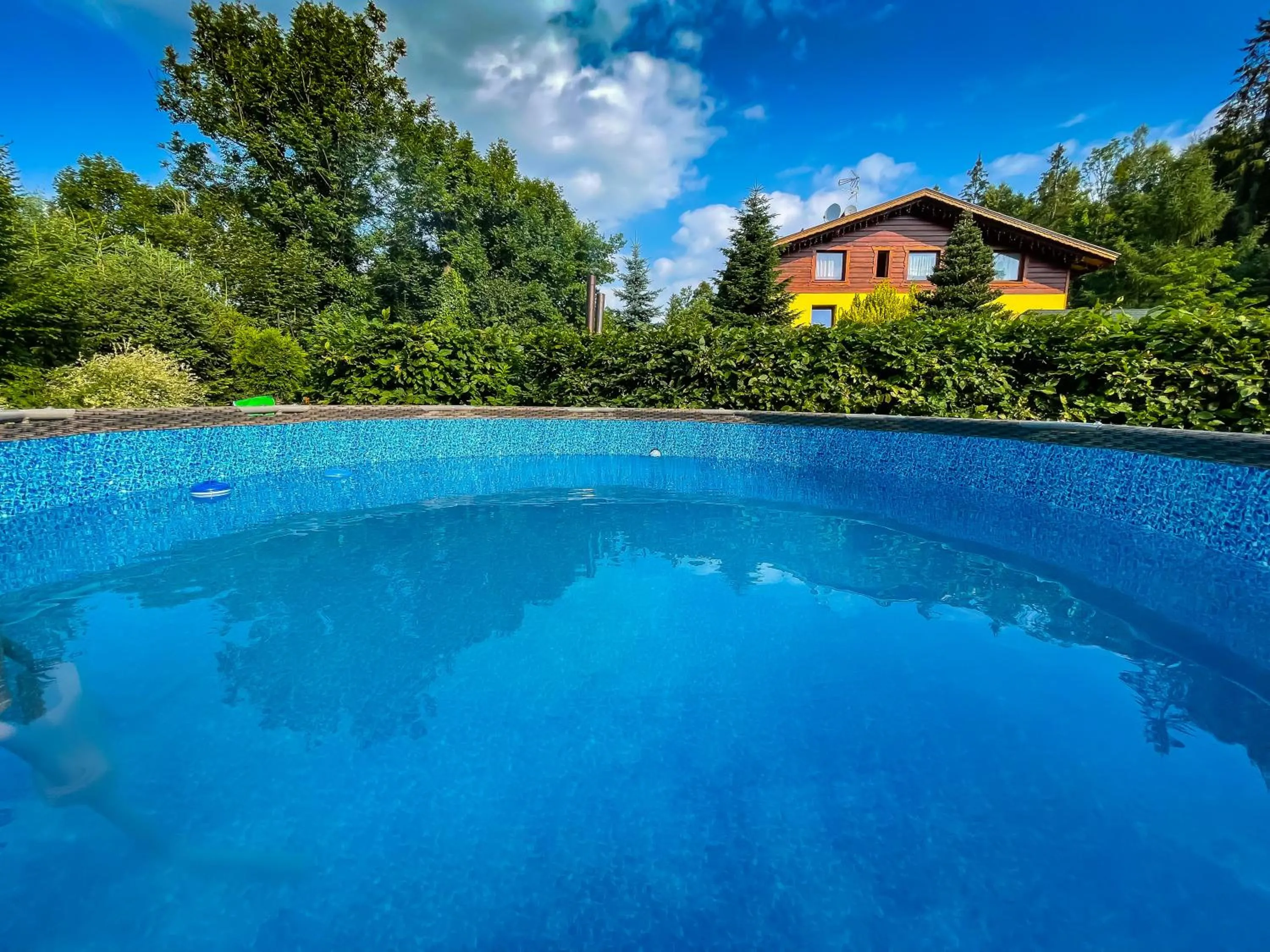 Pool view in Willa Emilia