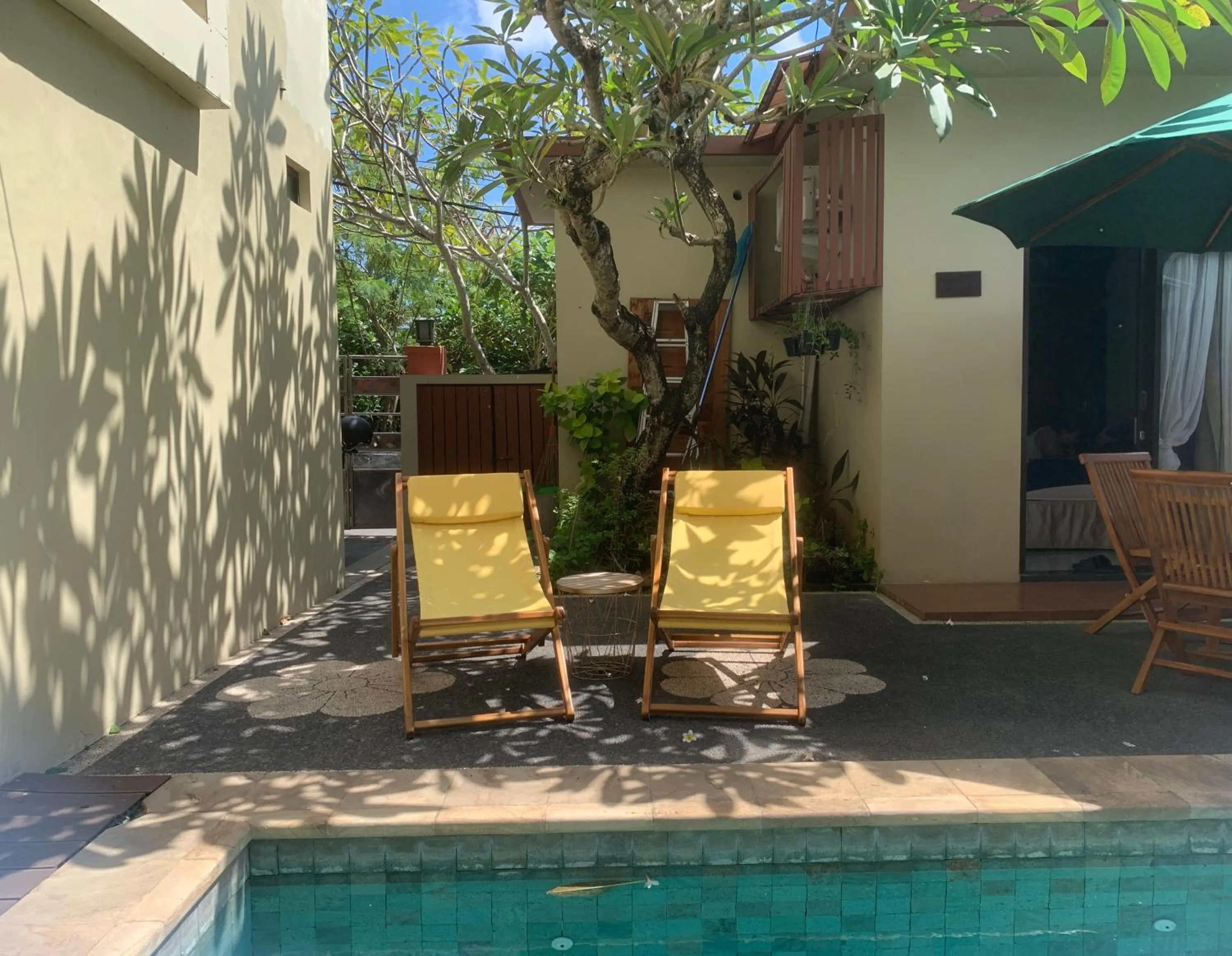 Swimming pool in Cozy Palm Villa