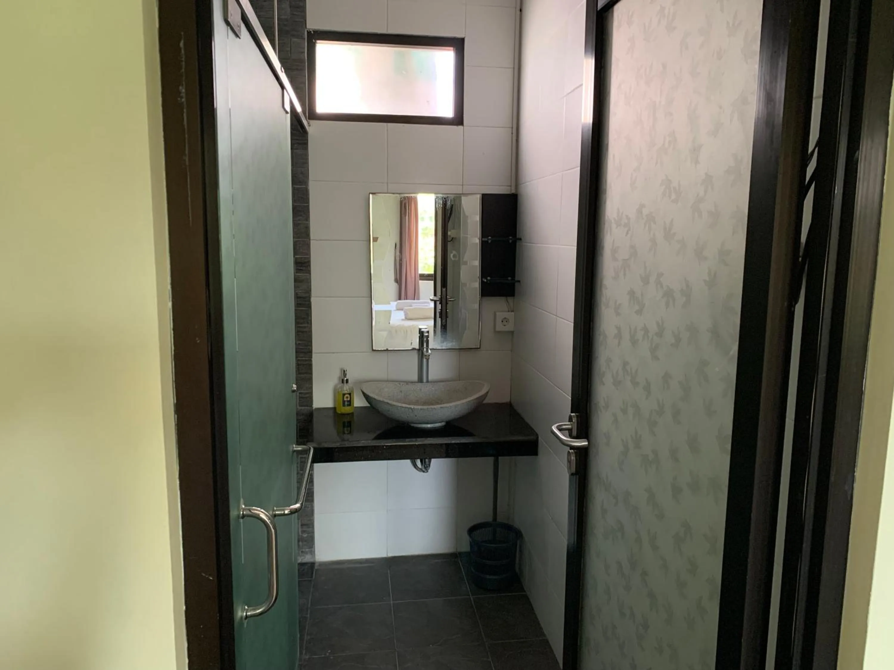 Bathroom in Cozy Palm Villa