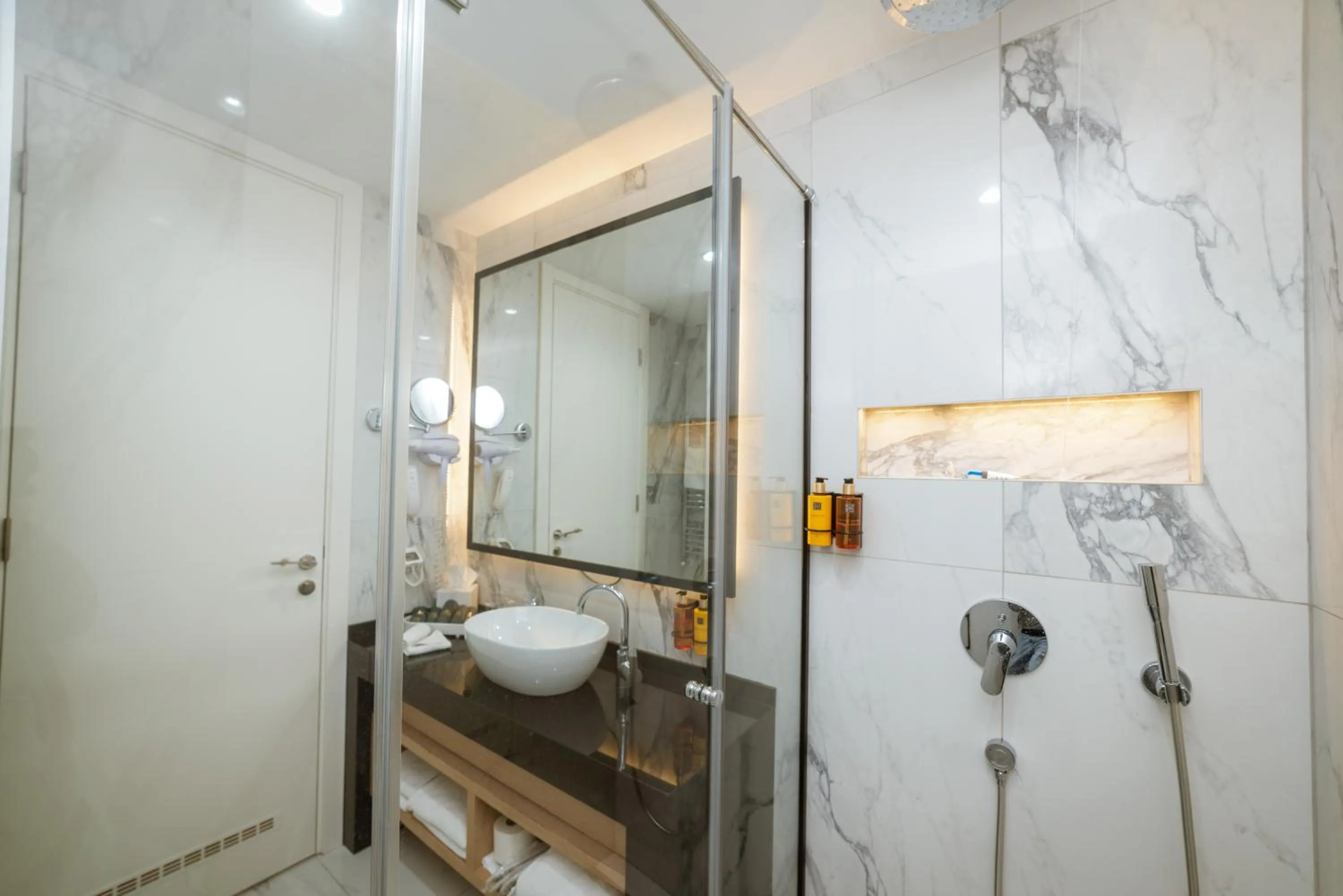 Shower in Hotel Imperial Conference & Spa