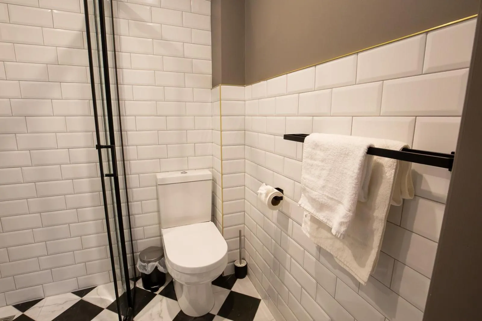 Toilet in The Abbeygate Townhouse