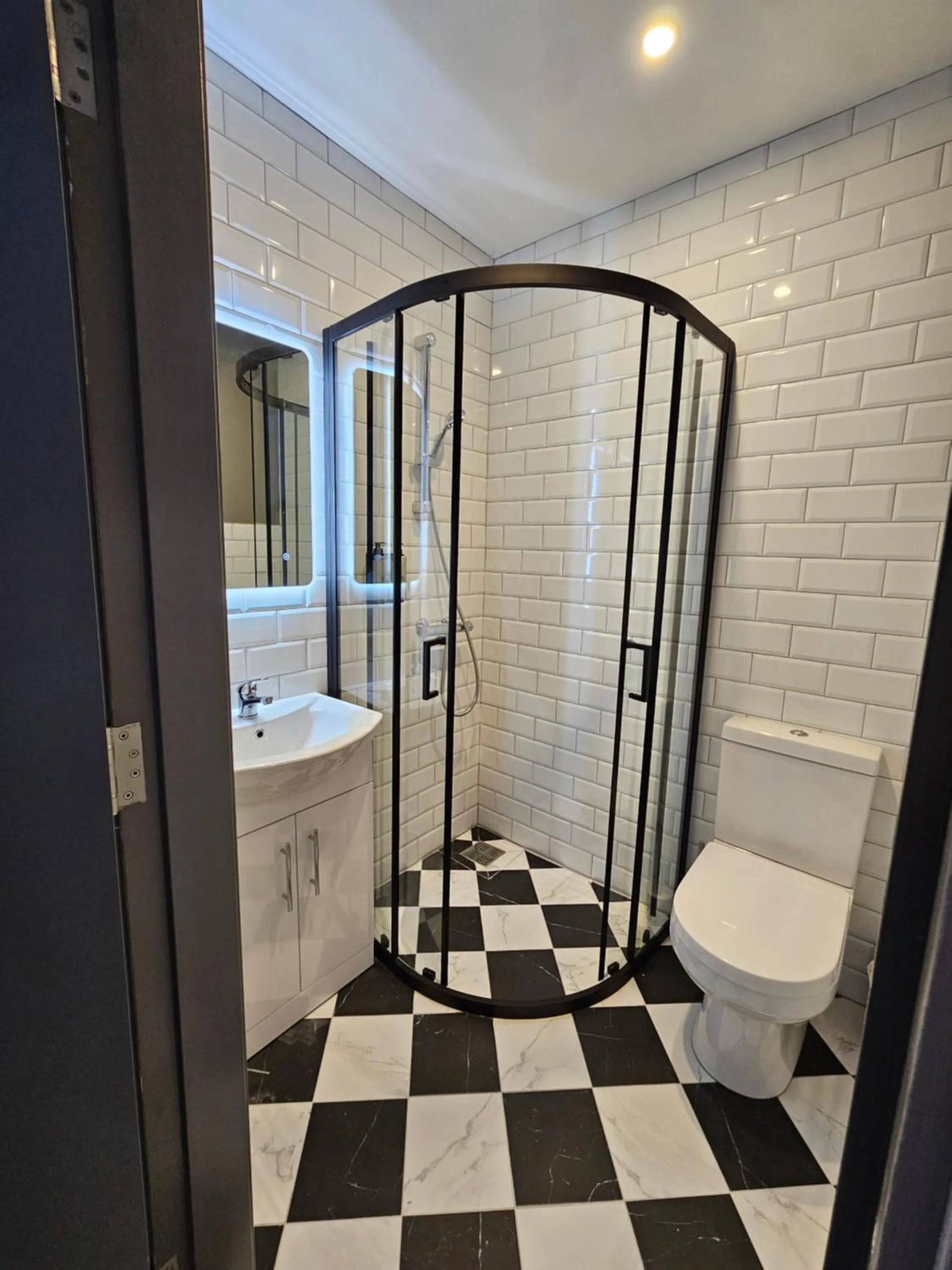 Bathroom in The Abbeygate Townhouse