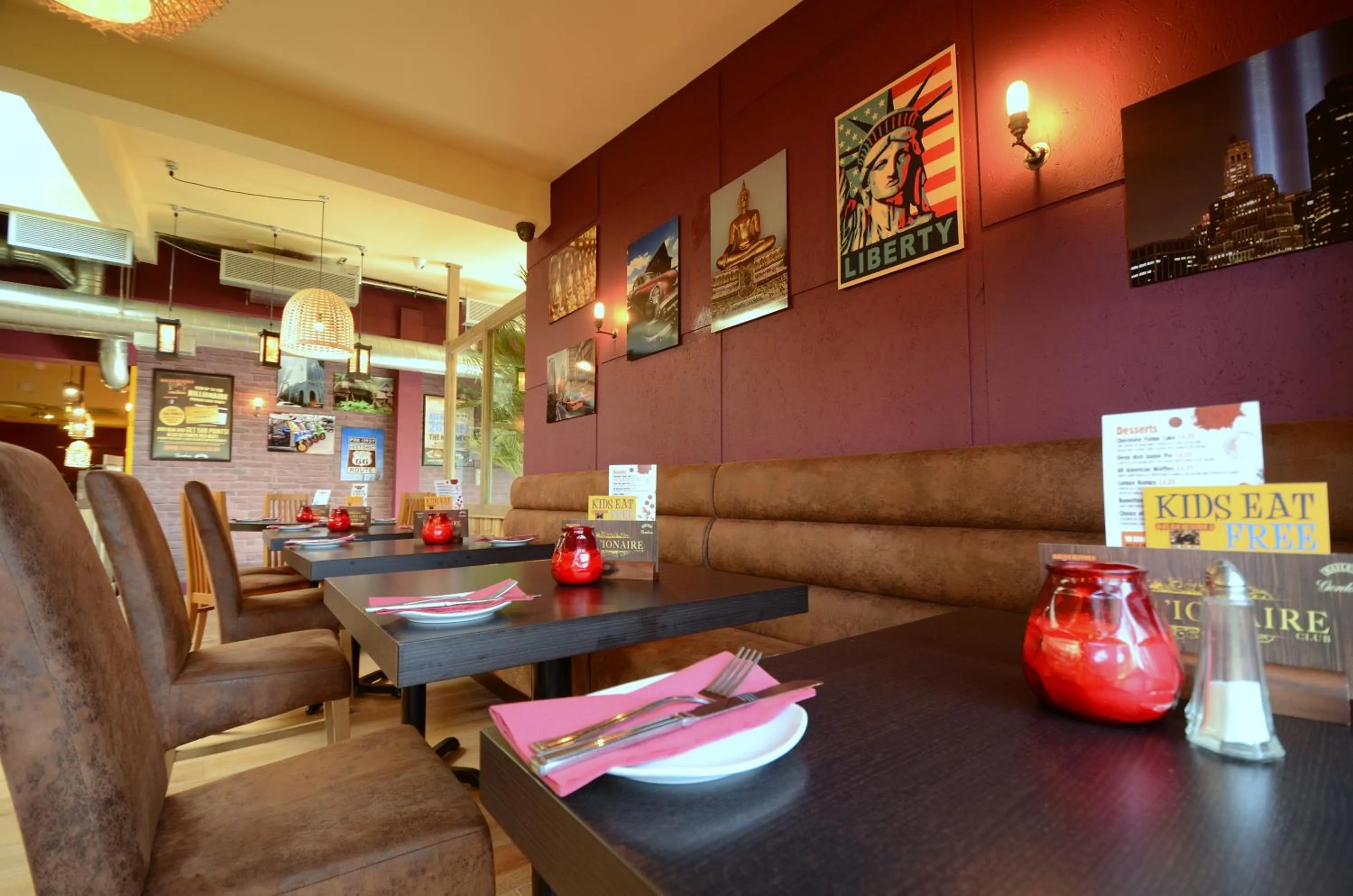 Lounge or bar in Pelican London Hotel and Residence